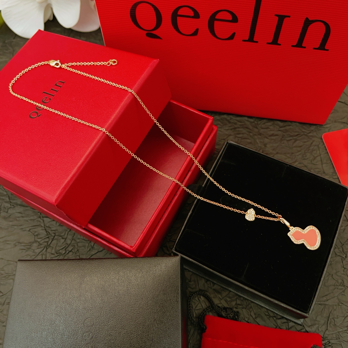 Qeelin Wulu necklace 18k rose gold pink opal diamond 42cm
