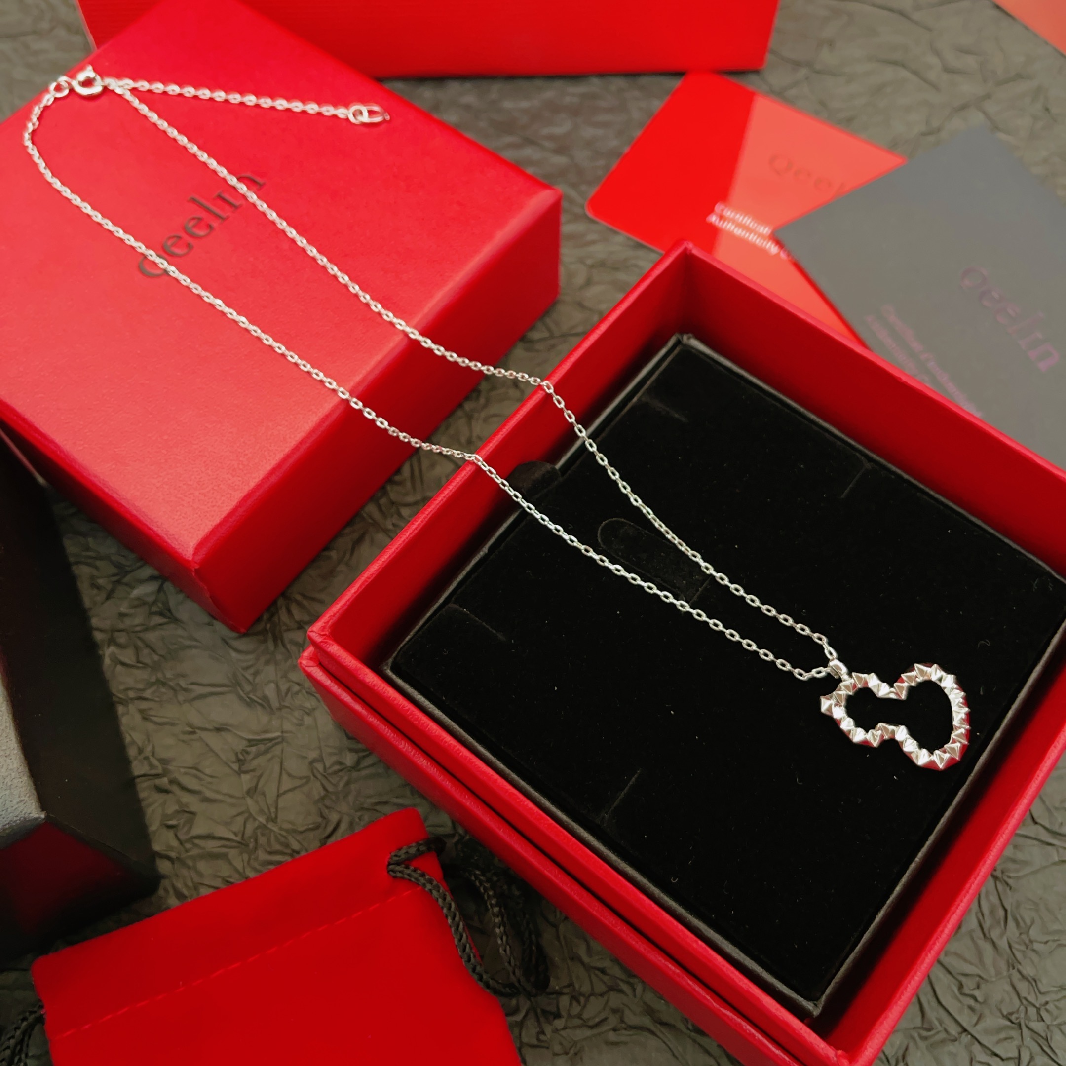 Qeelin Wulu necklace silver-toned metal no gemstones 42cm with 2cm extender