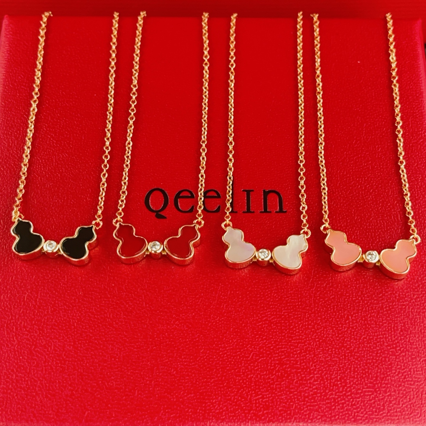 Qeelin Wulu necklace 18K rose gold white mother-of-pearl clear diamond 42cm