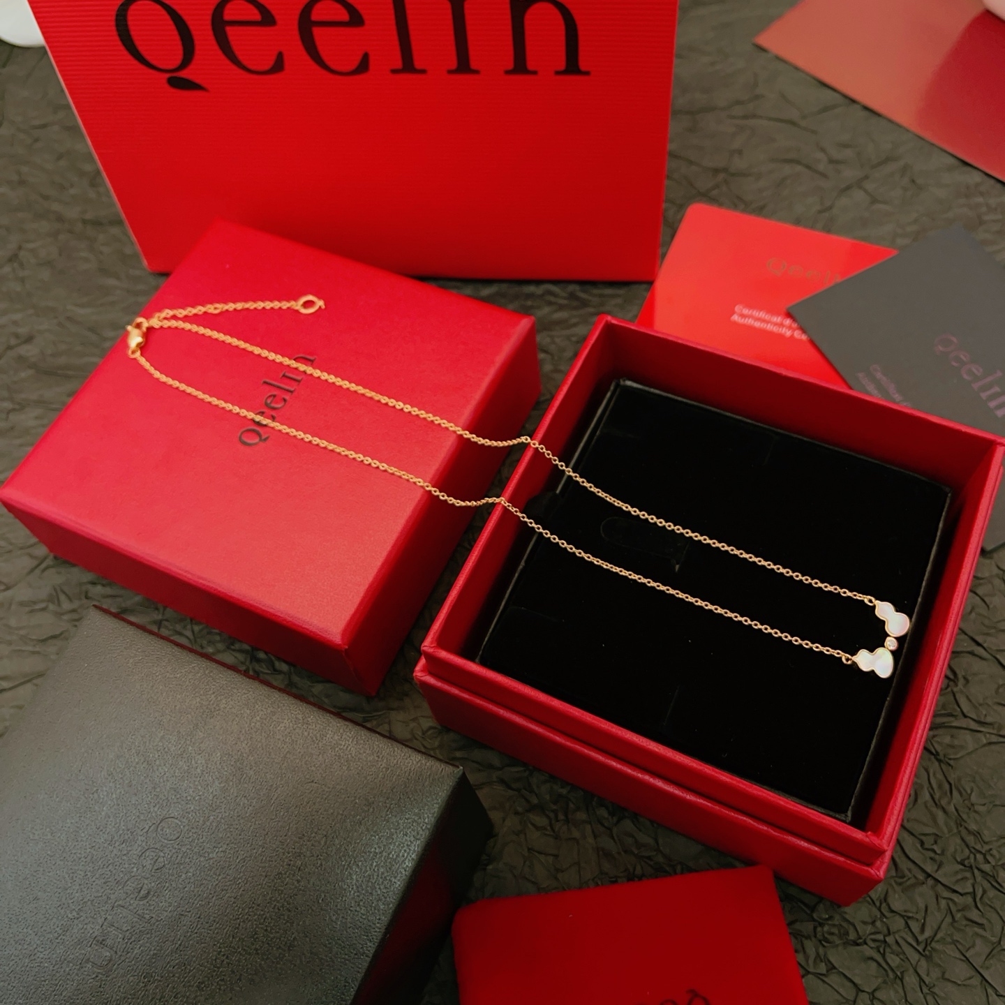 Qeelin Wulu necklace 18K rose gold white mother-of-pearl clear diamond 42cm