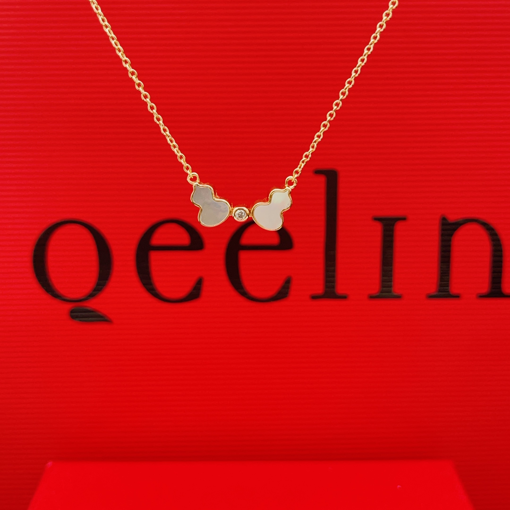 Qeelin Wulu necklace 18K rose gold white mother-of-pearl clear diamond 42cm