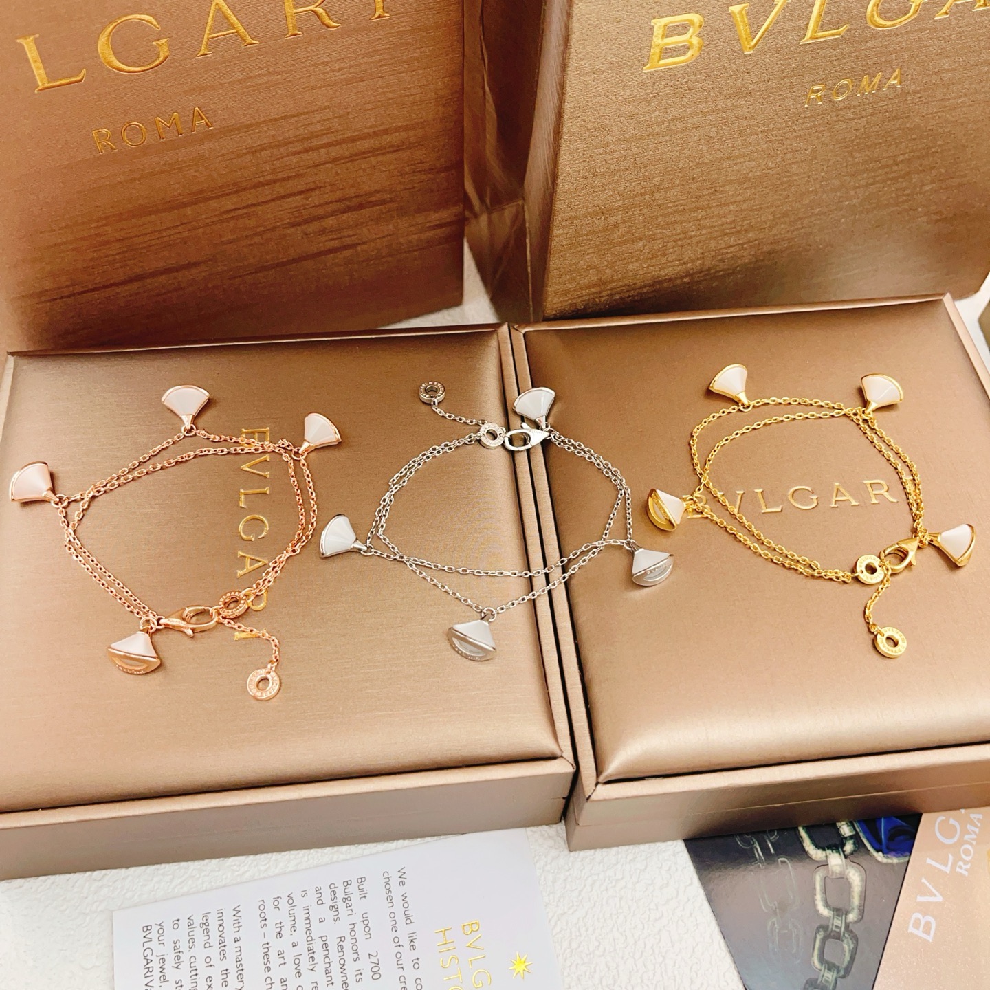 Bvlgari Divas Dream bracelet Rose gold with white mother-of-pearl 18cm adjustable