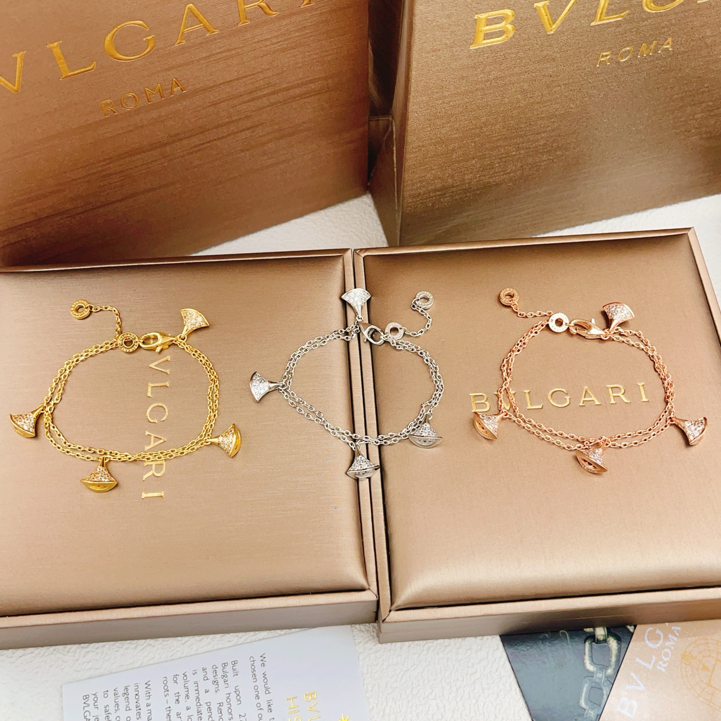 Bvlgari Divas Dream bracelet Silver-toned metal with clear pave diamonds 18cm
