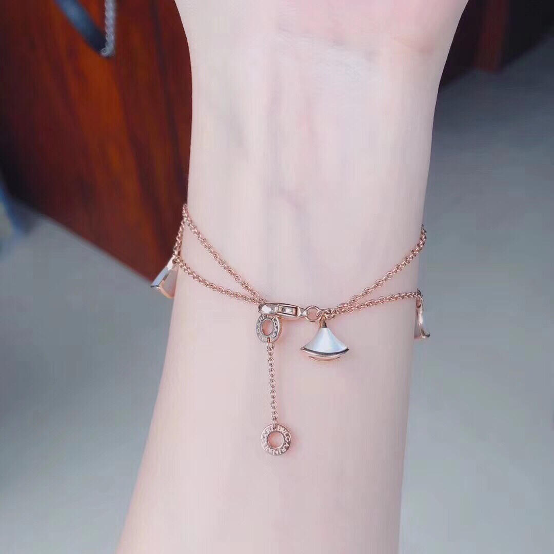 Bvlgari Divas Dream bracelet Rose gold with white mother-of-pearl 18cm adjustable