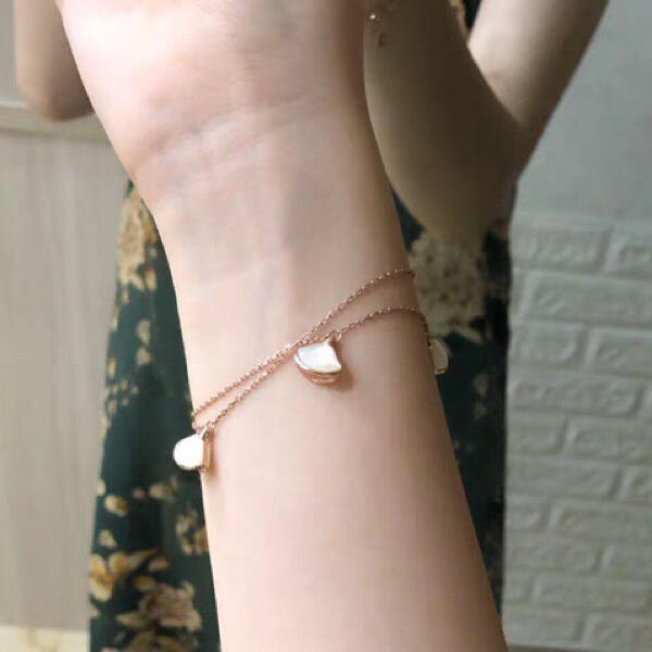 Bvlgari Divas Dream bracelet Rose gold with white mother-of-pearl 18cm adjustable
