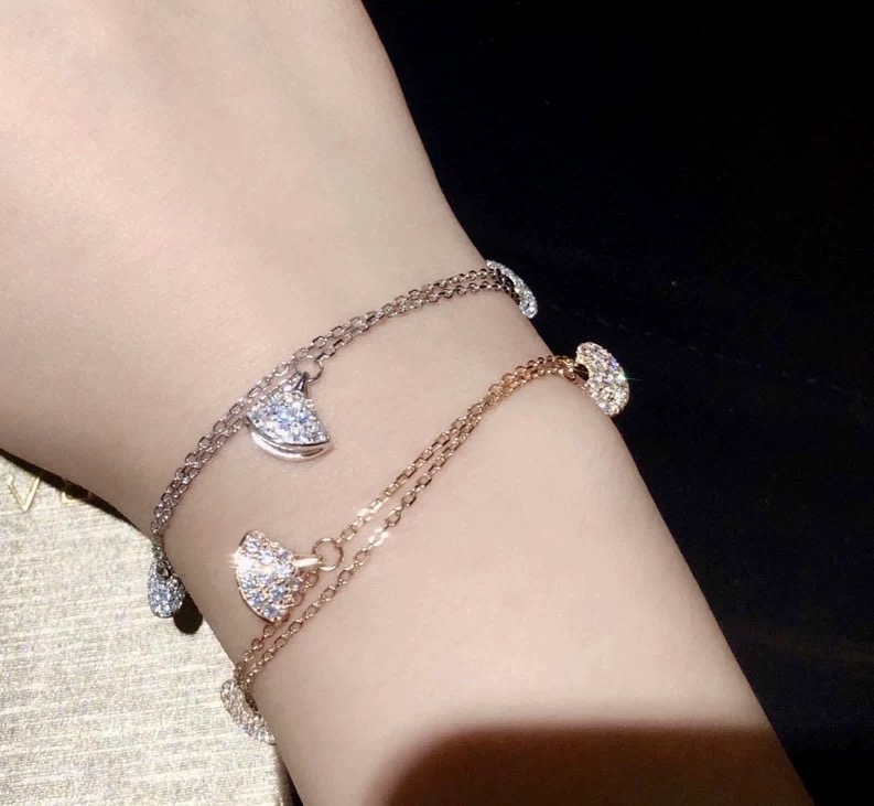 Bvlgari Divas Dream bracelet Silver-toned metal with clear pave diamonds 18cm