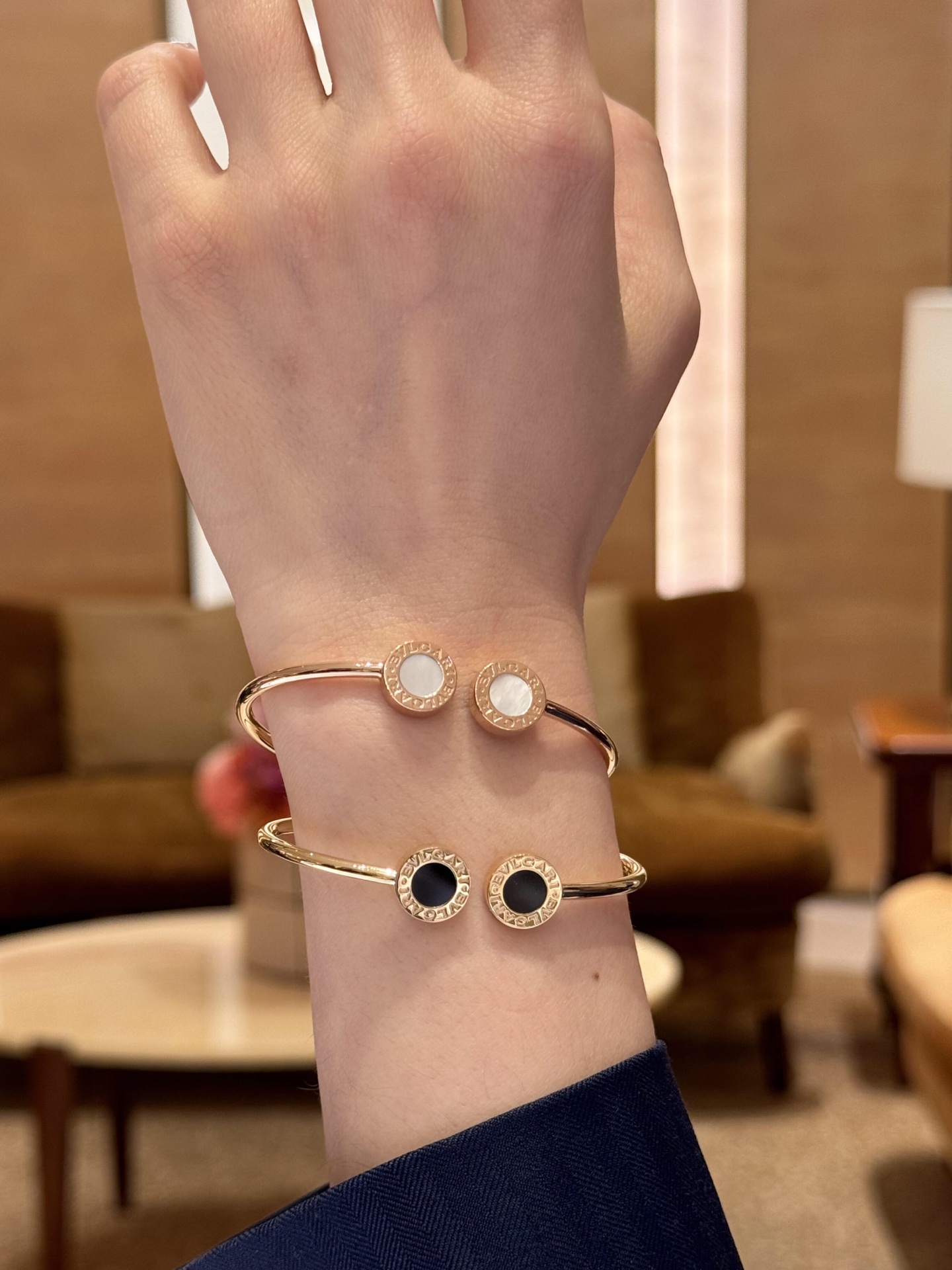 Bvlgari Bvlgari Bvlgari bracelet Rose gold with white mother-of-pearl inlays One size fits all
