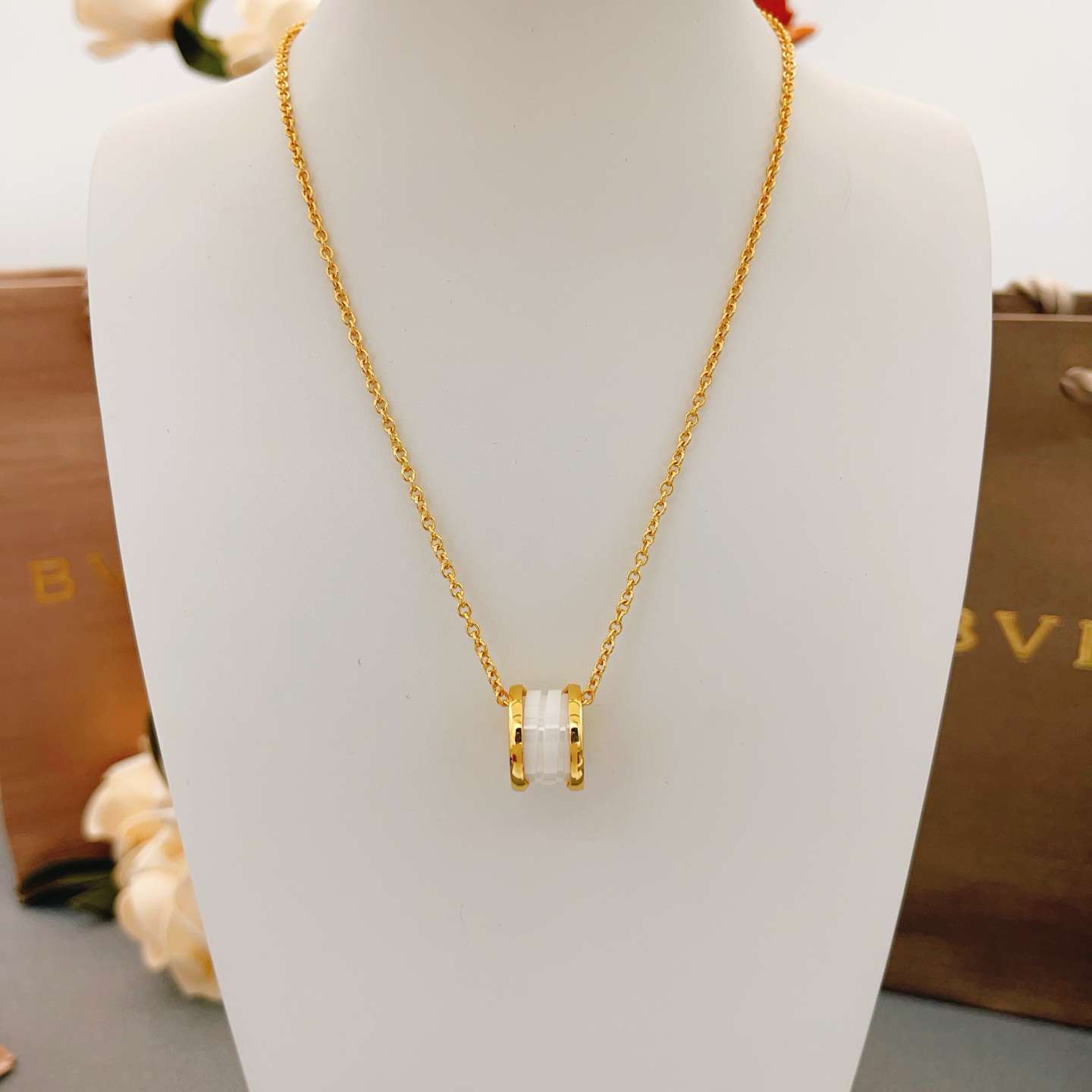 Bvlgari B zero1 necklace yellow gold with white ceramic 45cm with 5cm extender