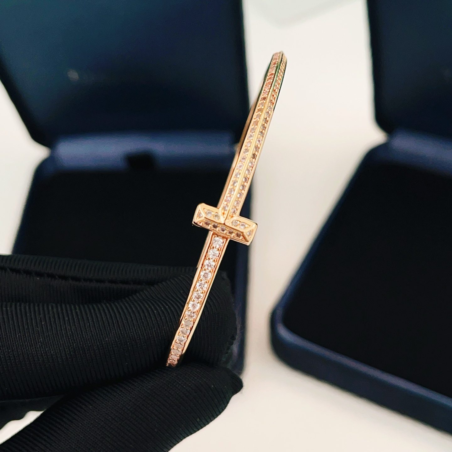 Tiffany Co T1 bracelet Rose gold with clear diamonds 17cm