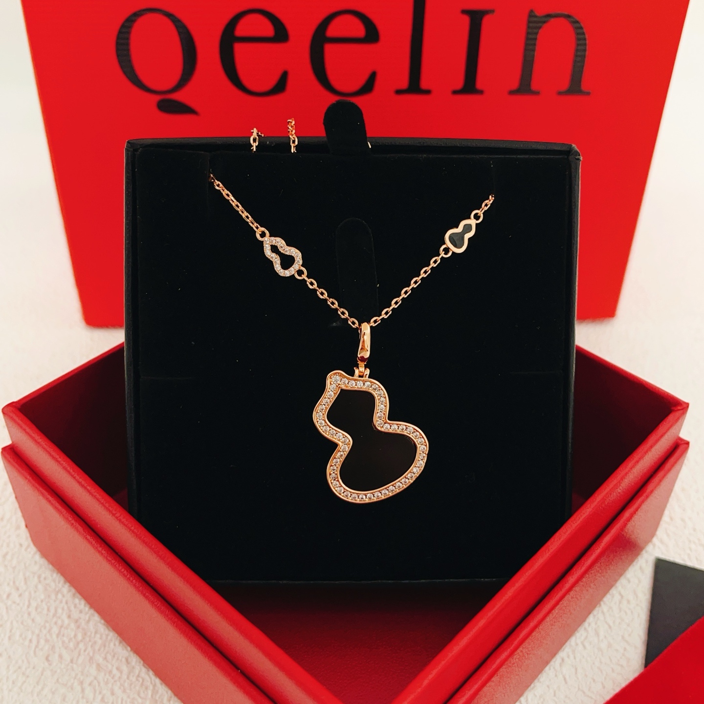 Qeelin Wulu necklace 18k rose gold black onyx clear diamonds 42cm with 5cm extender