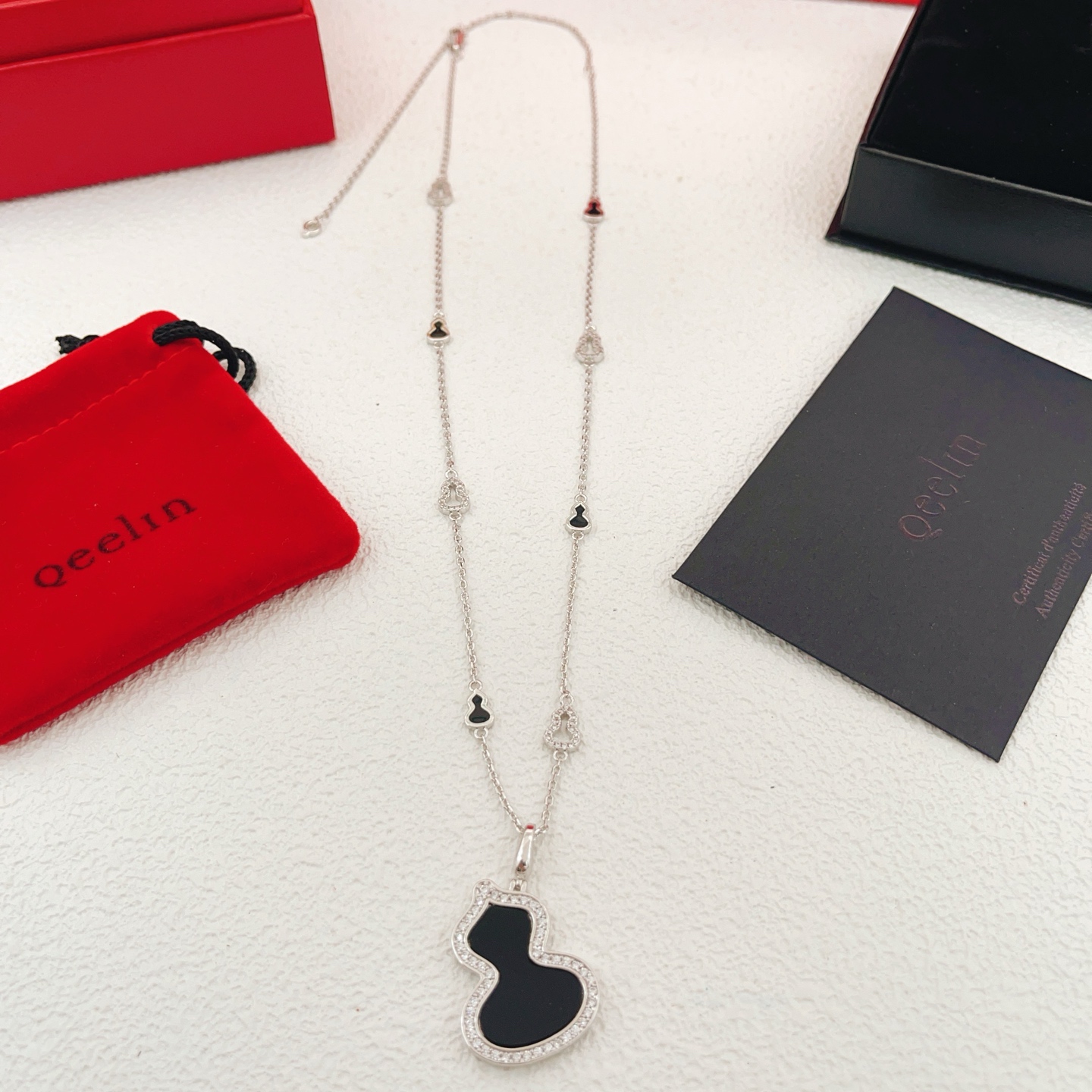 Qeelin Wulu necklace 18K white gold black onyx diamond 42cm