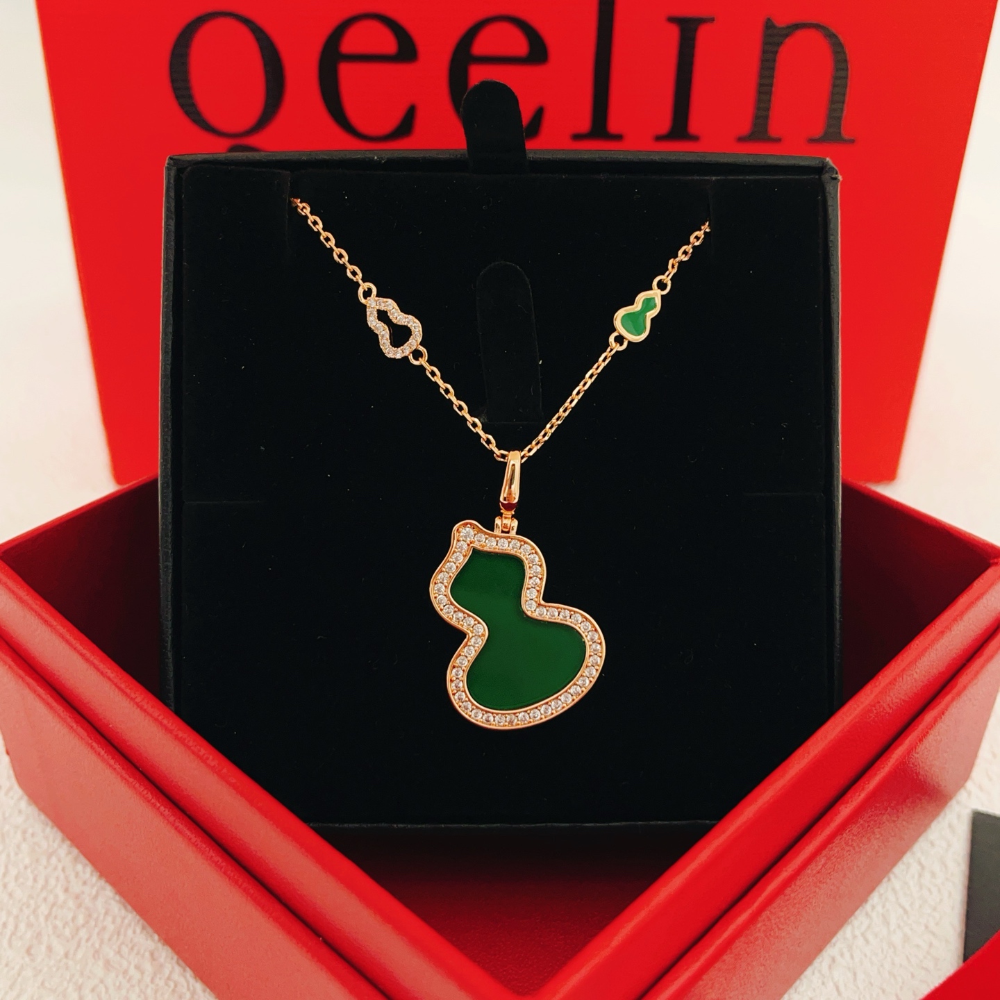 Qeelin Wulu necklace 18K rose gold green malachite clear diamond 42cm with 5cm extender