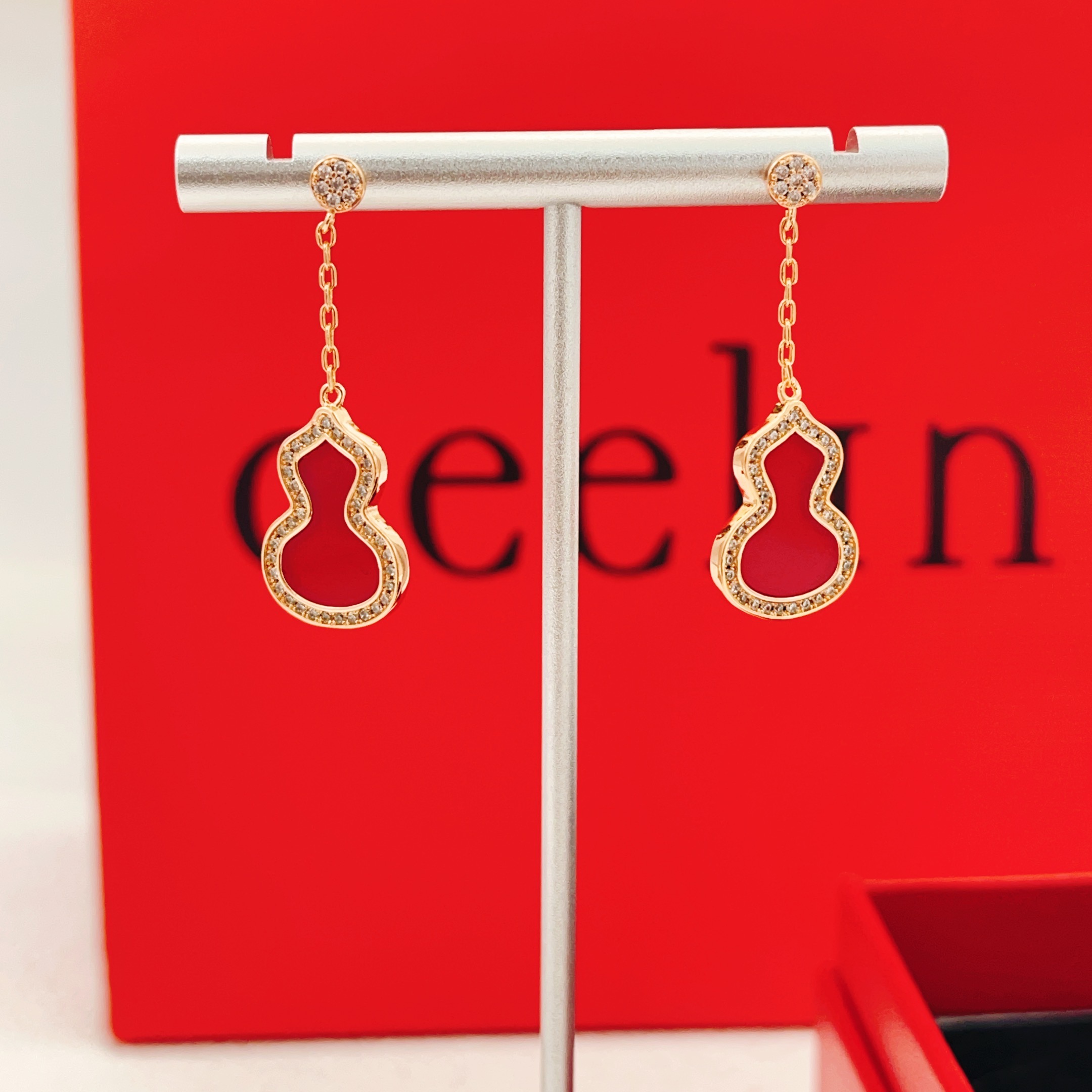 Qeelin Wulu earrings 18k rose gold red carnelian clear diamond 3 5cm drop length