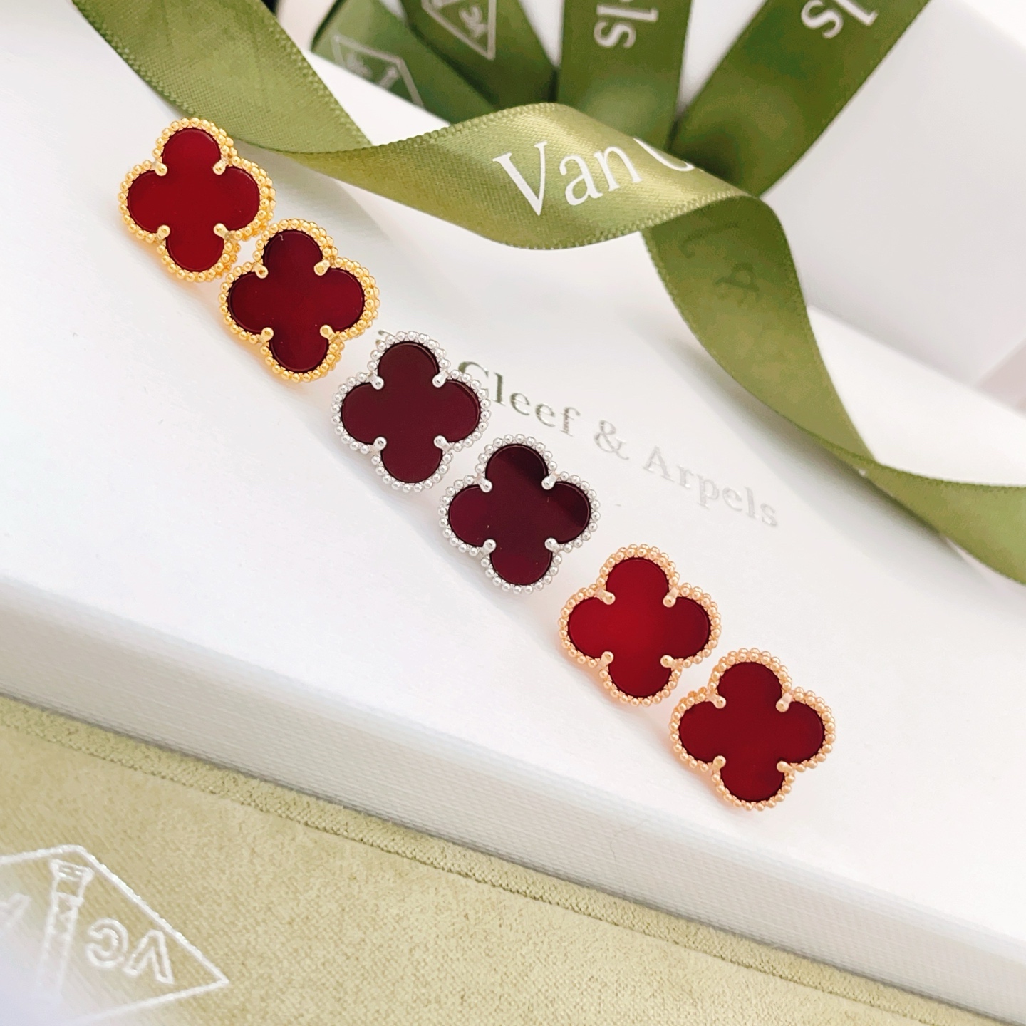 Van Cleef Arpels Alhambra earrings yellow gold metal with carnelian red stone 15mm diameter