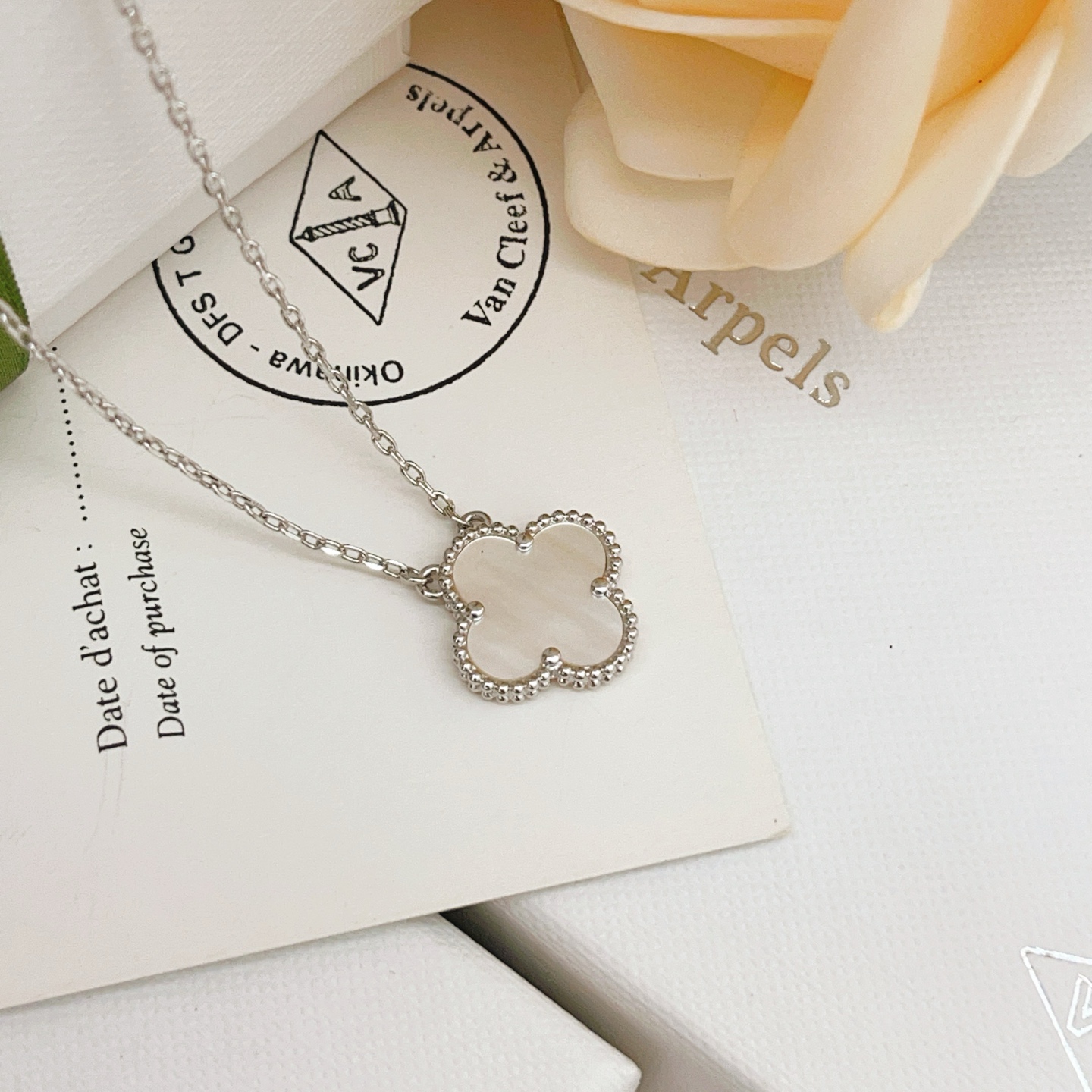 Van Cleef Arpels Sweet Alhambra necklace 18K white gold white mother-of-pearl 42cm