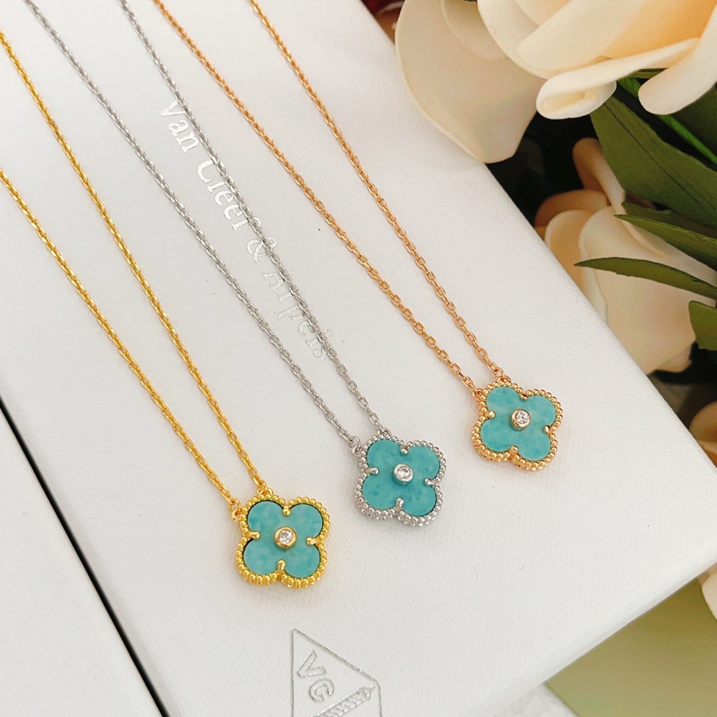 Van Cleef Arpels Alhambra necklace 18K yellow gold turquoise diamond 42cm