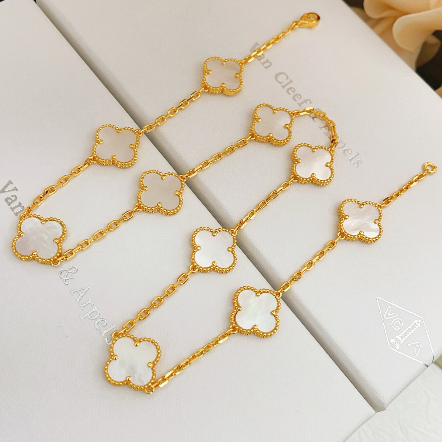 Van Cleef Arpels Alhambra Vintage 10 Motifs necklace Yellow Gold with White Mother of Pearl 42cm