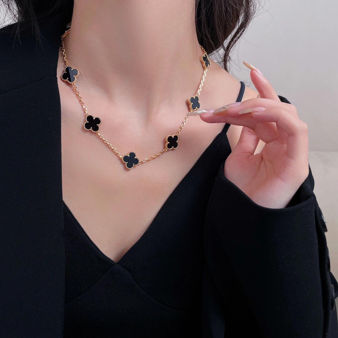 Van Cleef Arpels Alhambra necklace yellow gold with black onyx clover motifs 42cm