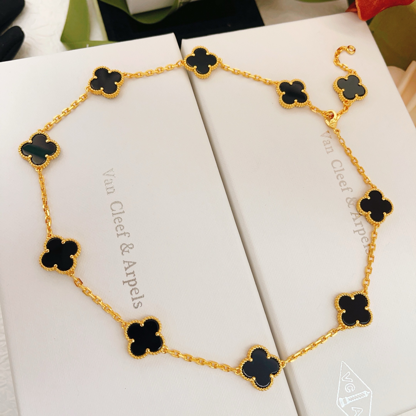 Van Cleef Arpels Alhambra necklace yellow gold with black onyx clover motifs 42cm