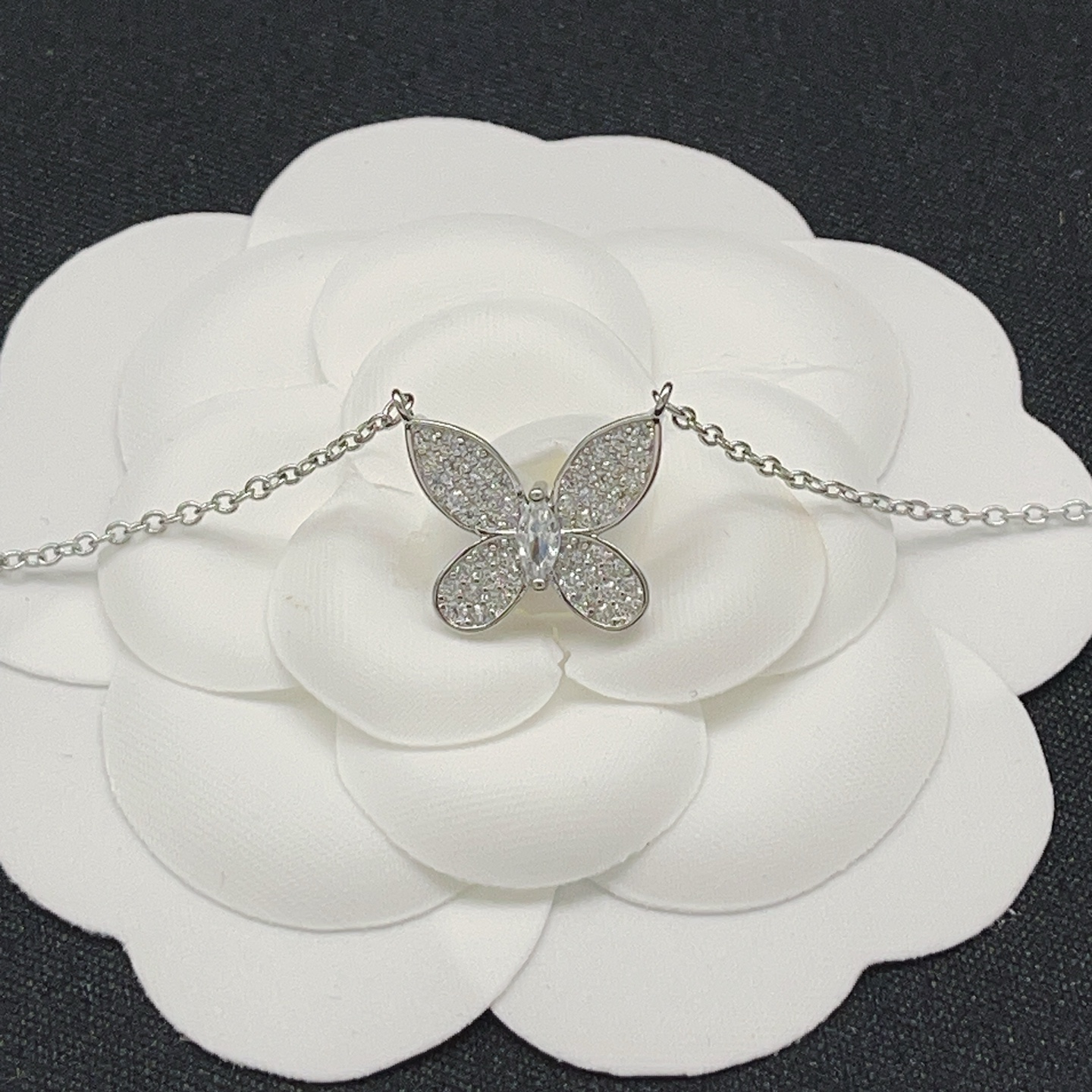 Graff Butterfly Pave Diamond Pendant Necklace necklace 18K white gold white diamond 40-45cm adjustable