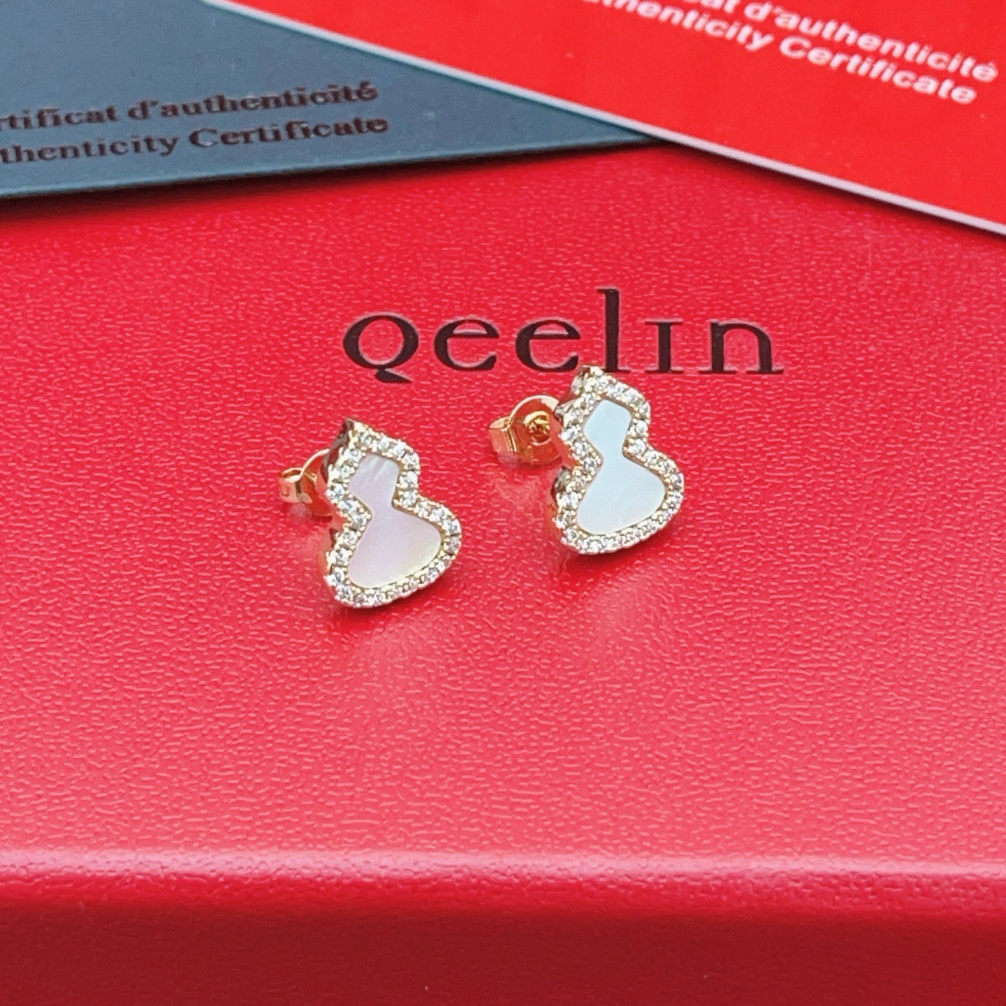 Qeelin Wulu earrings 18k rose gold white mother-of-pearl clear diamond 8mm stud diameter