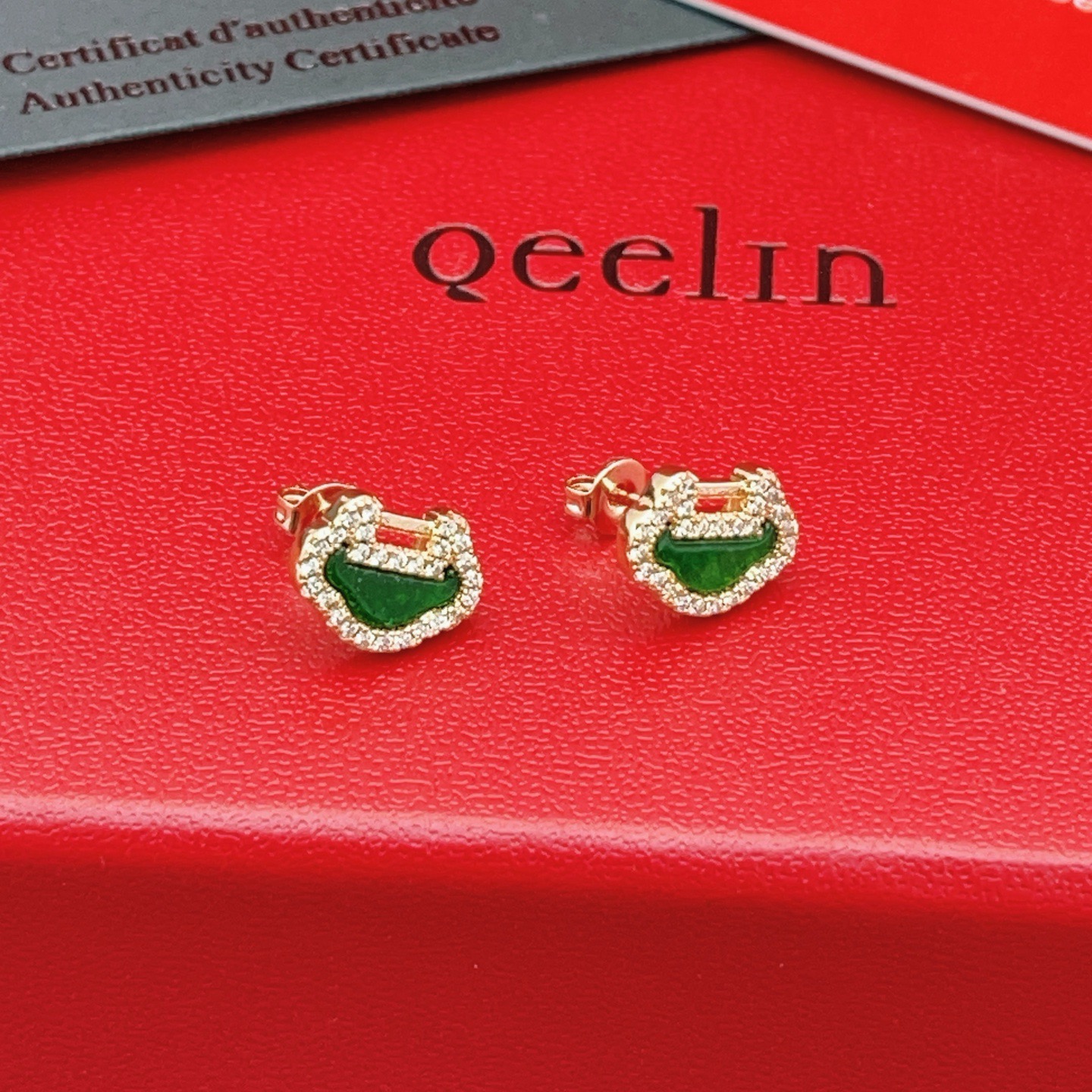 Qeelin Yu Yi earrings 18K rose gold green jade clear diamond 8mm stud diameter