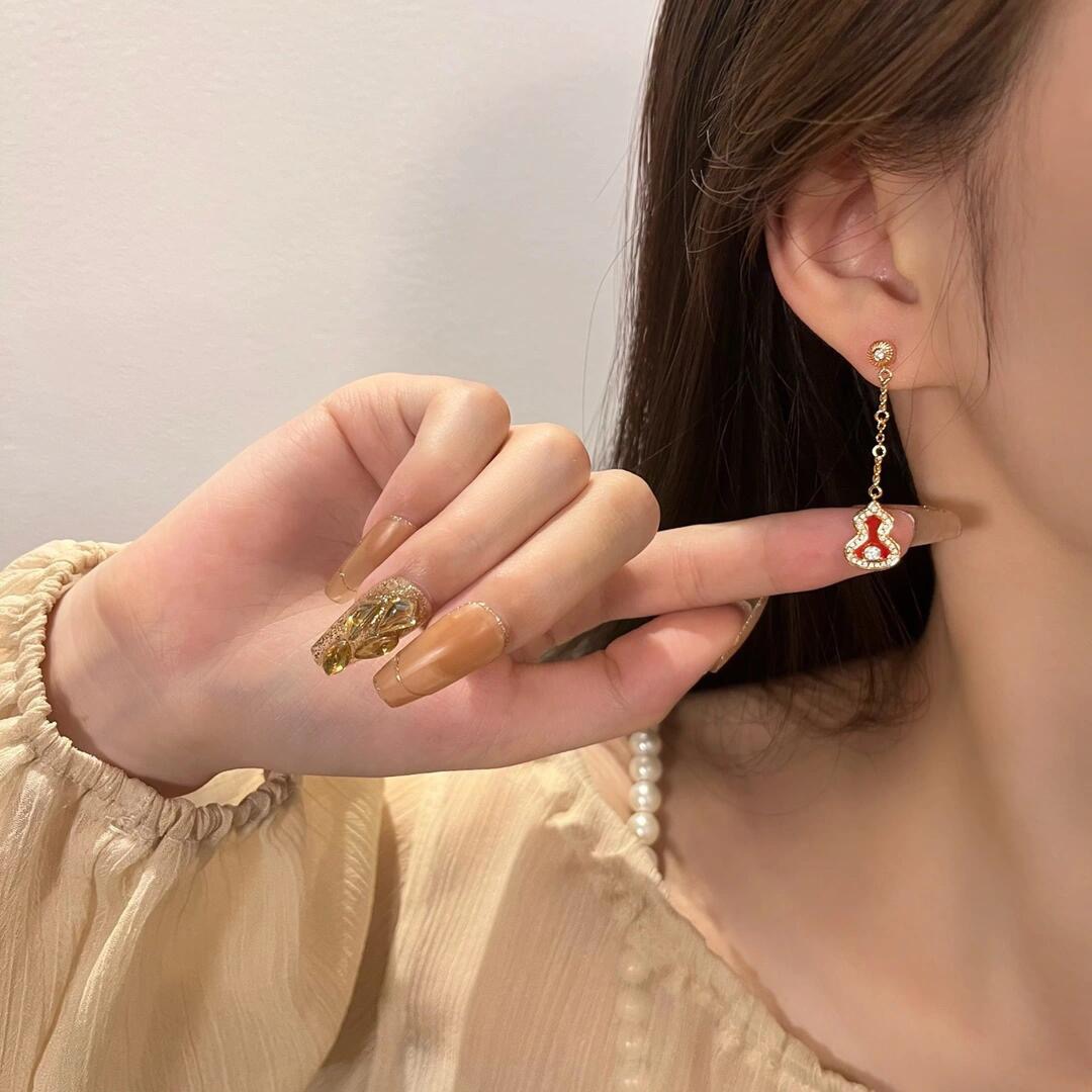 Qeelin Wulu earrings 18K rose gold red agate clear diamond 3 5cm drop length