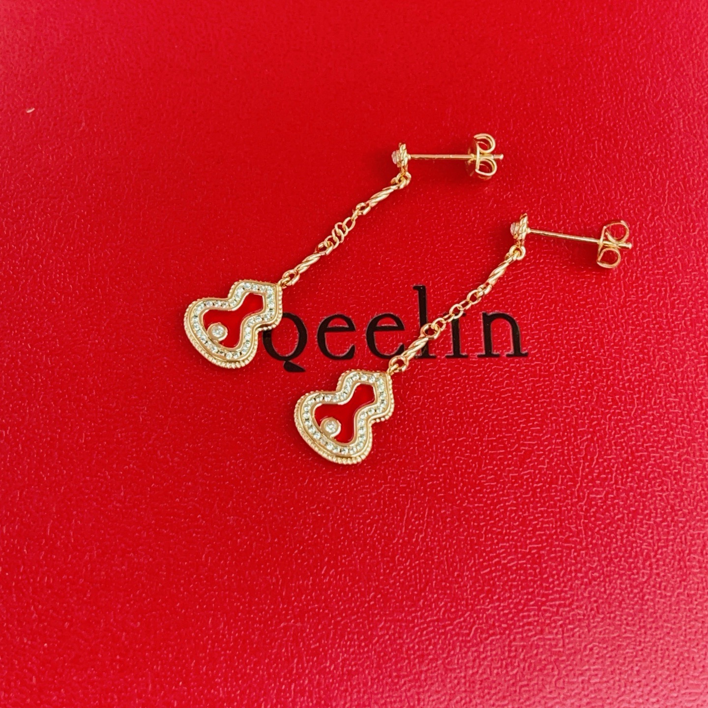 Qeelin Wulu earrings 18K rose gold red agate clear diamond 3 5cm drop length