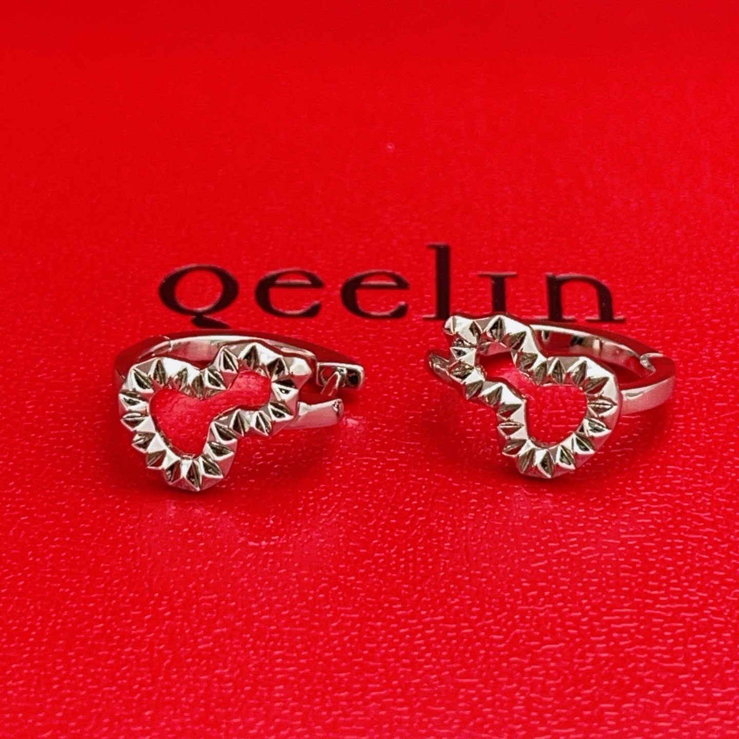 Qeelin Wulu earrings 18k rose gold no gemstones 1cm hoop diameter