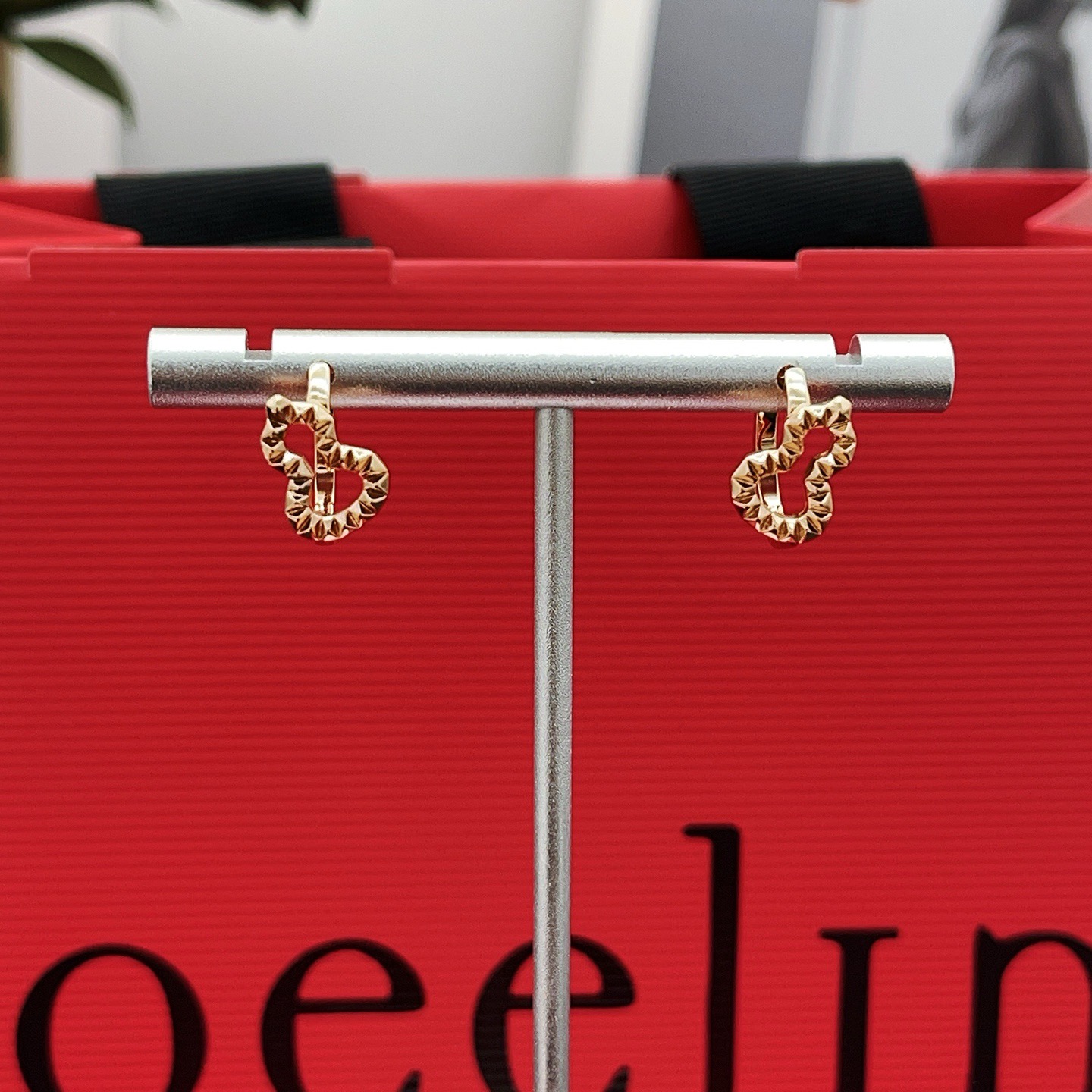 Qeelin Wulu earrings 18K rose gold plated sterling silver no gemstones 10mm hoop diameter