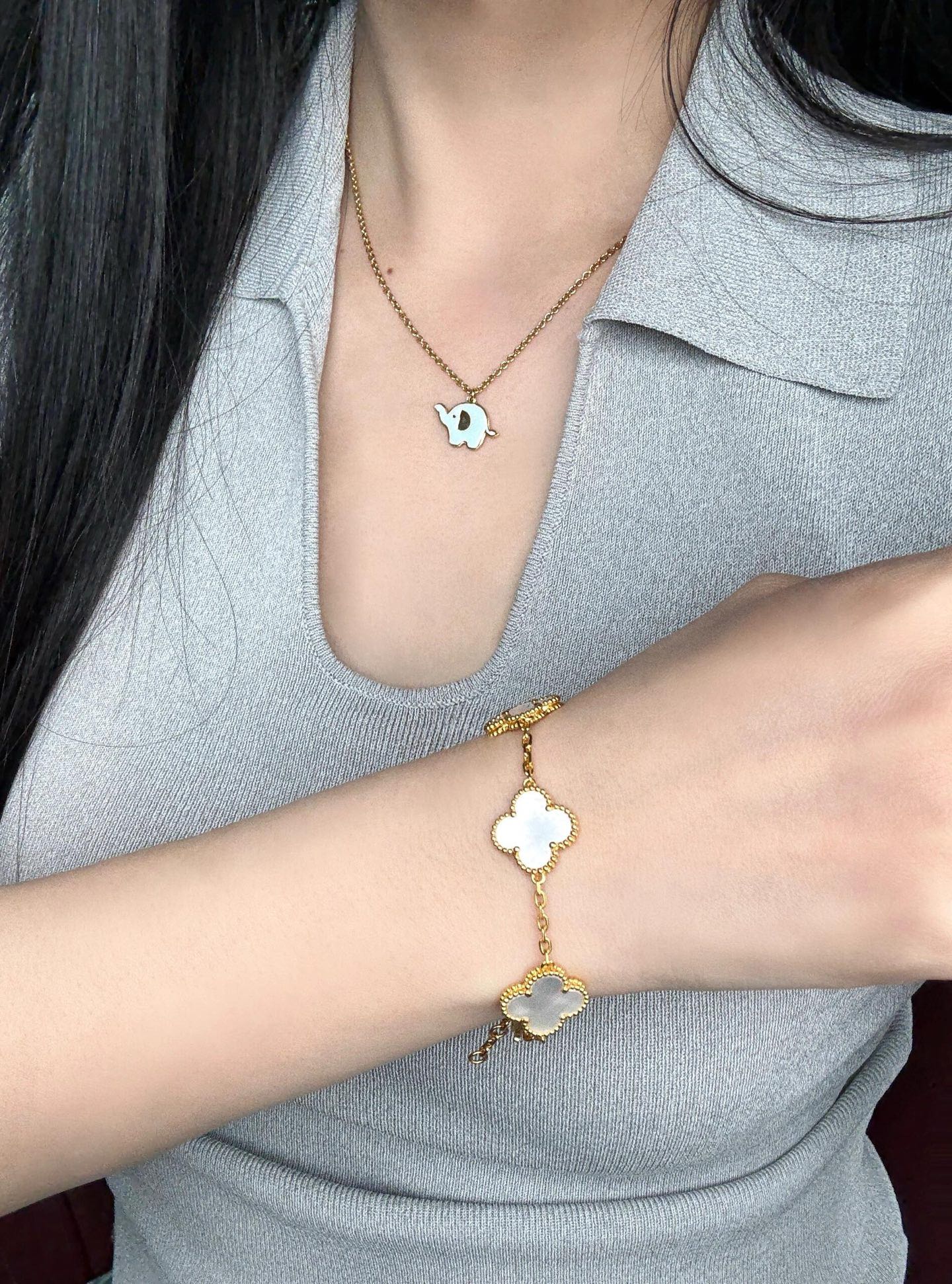 Bracciale Van Cleef Arpels Alhambra oro giallo madreperla bianca 18 cm