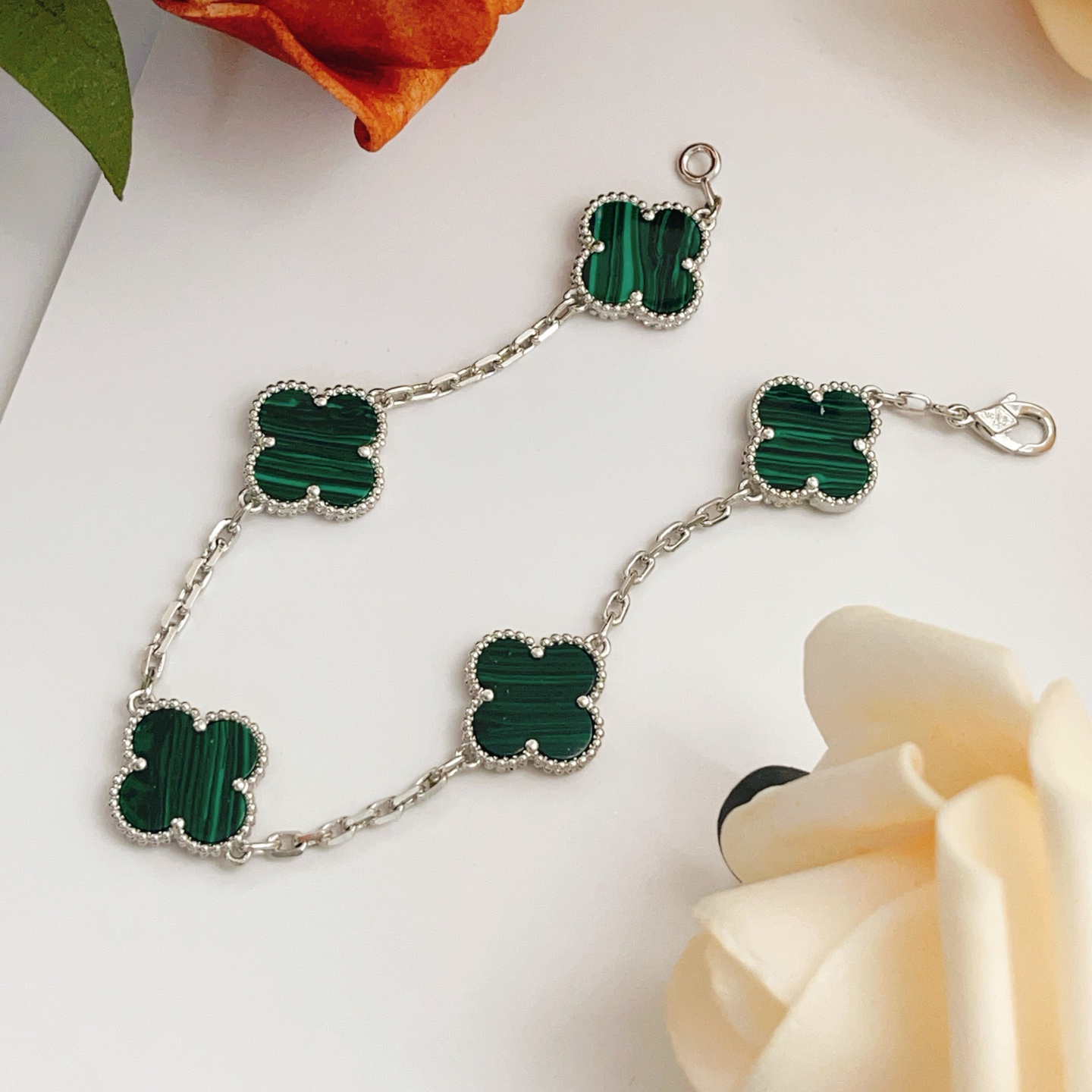 Van Cleef Arpels Alhambra bracelet White gold with green malachite 19cm