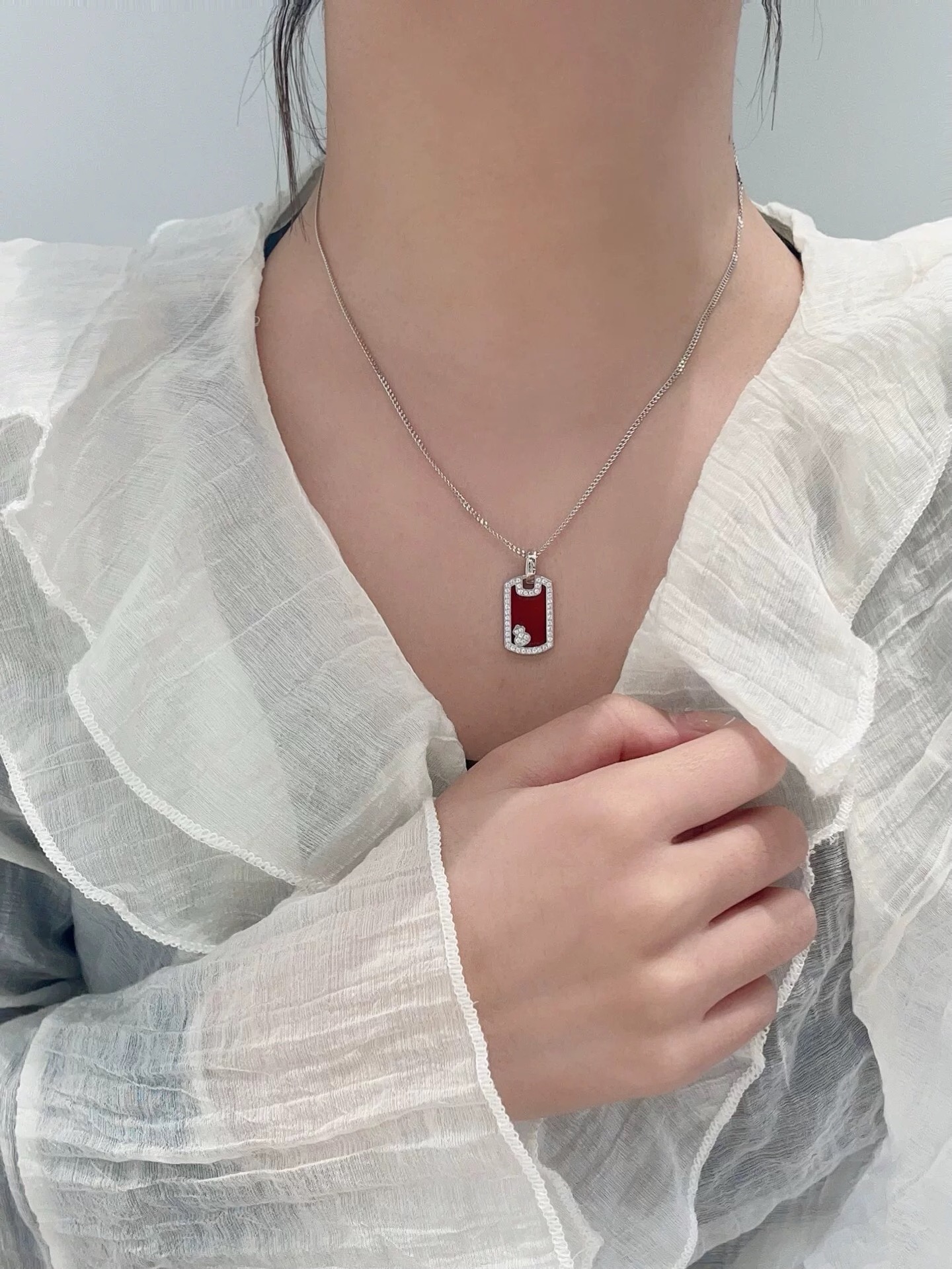 Qeelin Wulu necklace Silver-toned metal with red enamel and clear diamond accents 45cm