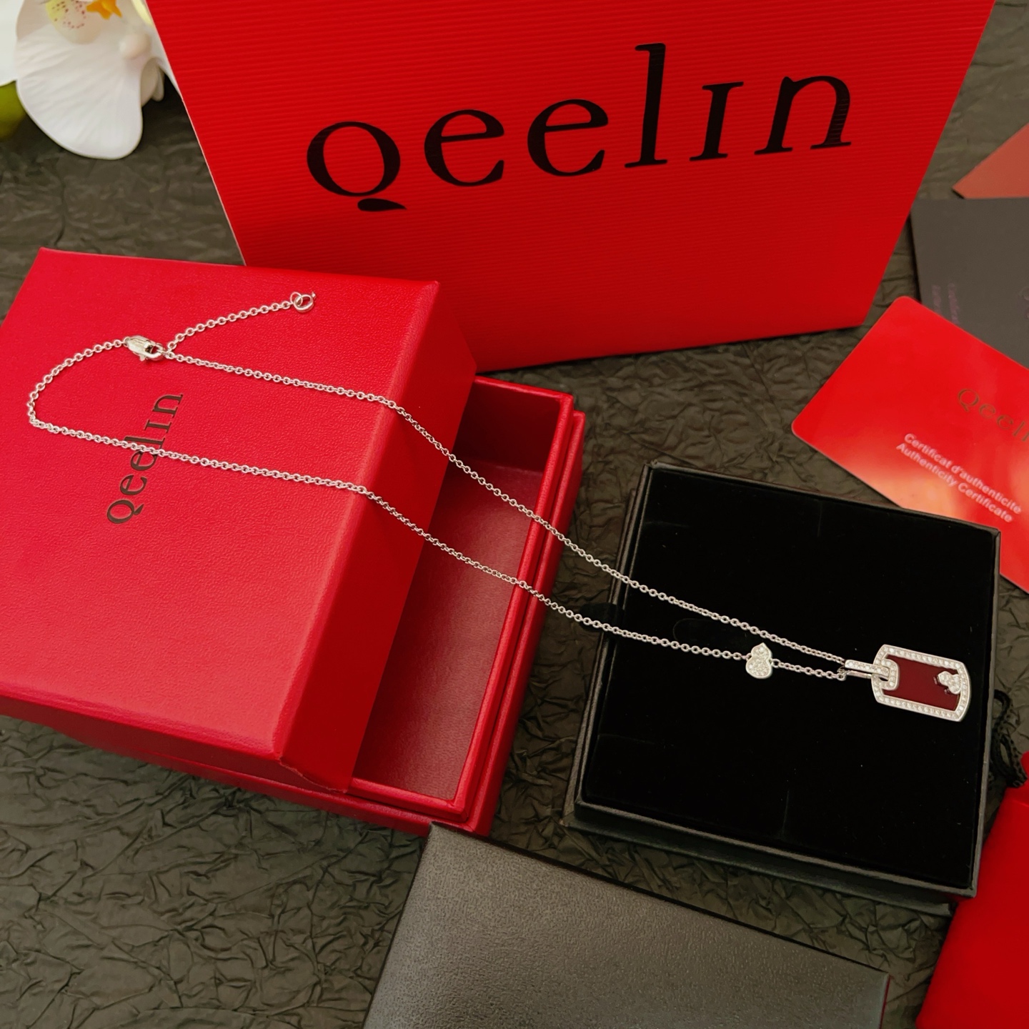 Qeelin Wulu necklace Silver-toned metal with red enamel and clear diamond accents 45cm