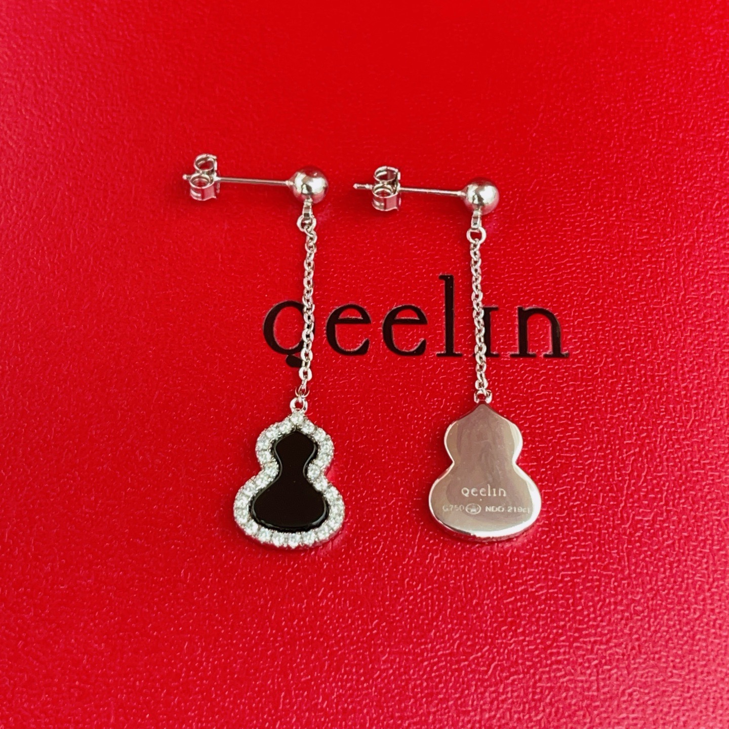 Qeelin Wulu earrings 18K white gold black onyx clear diamond 2 5cm drop length