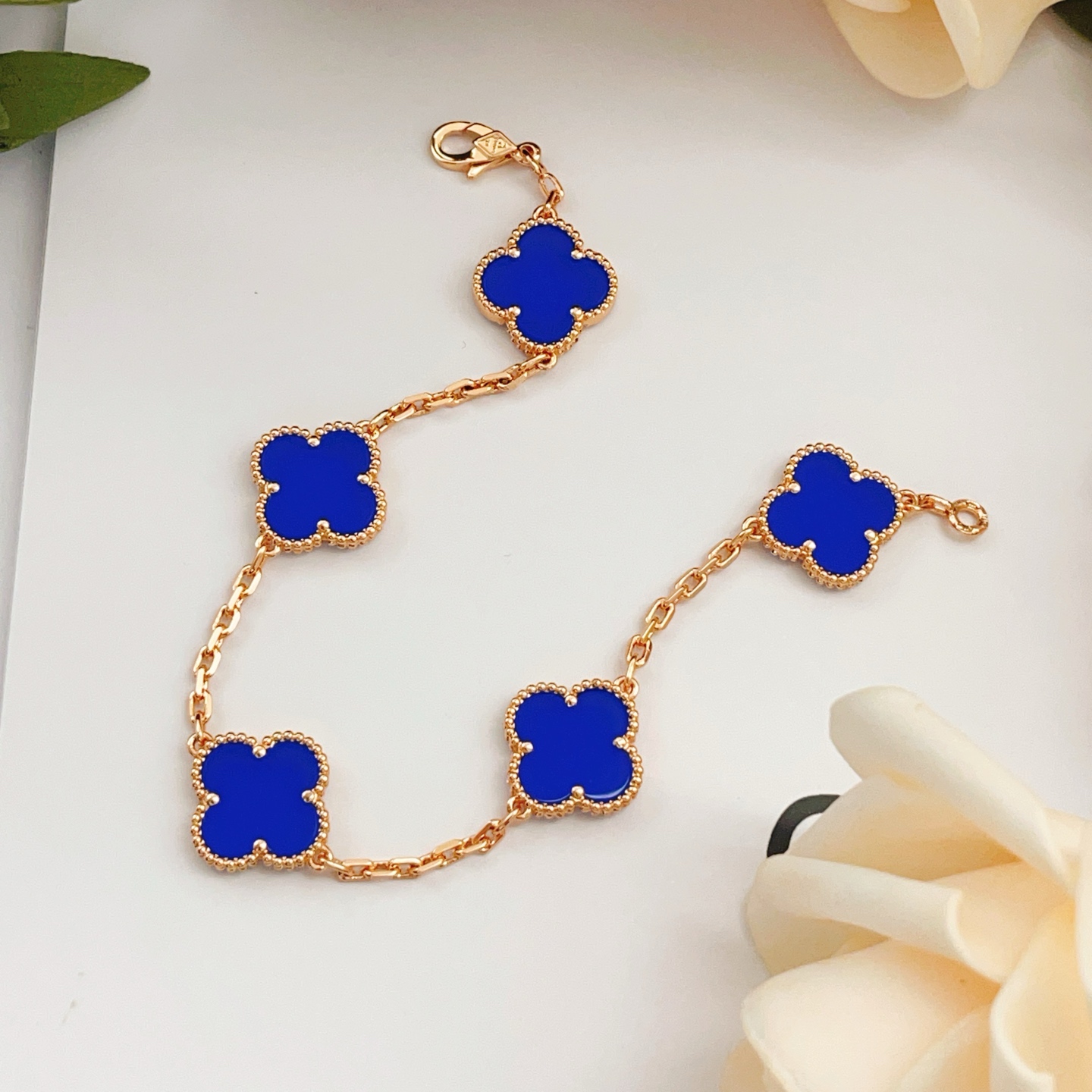 Bracciale Van Cleef Arpels Vintage Alhambra Oro rosa con motivi di trifoglio di lapislazzuli blu 18 cm