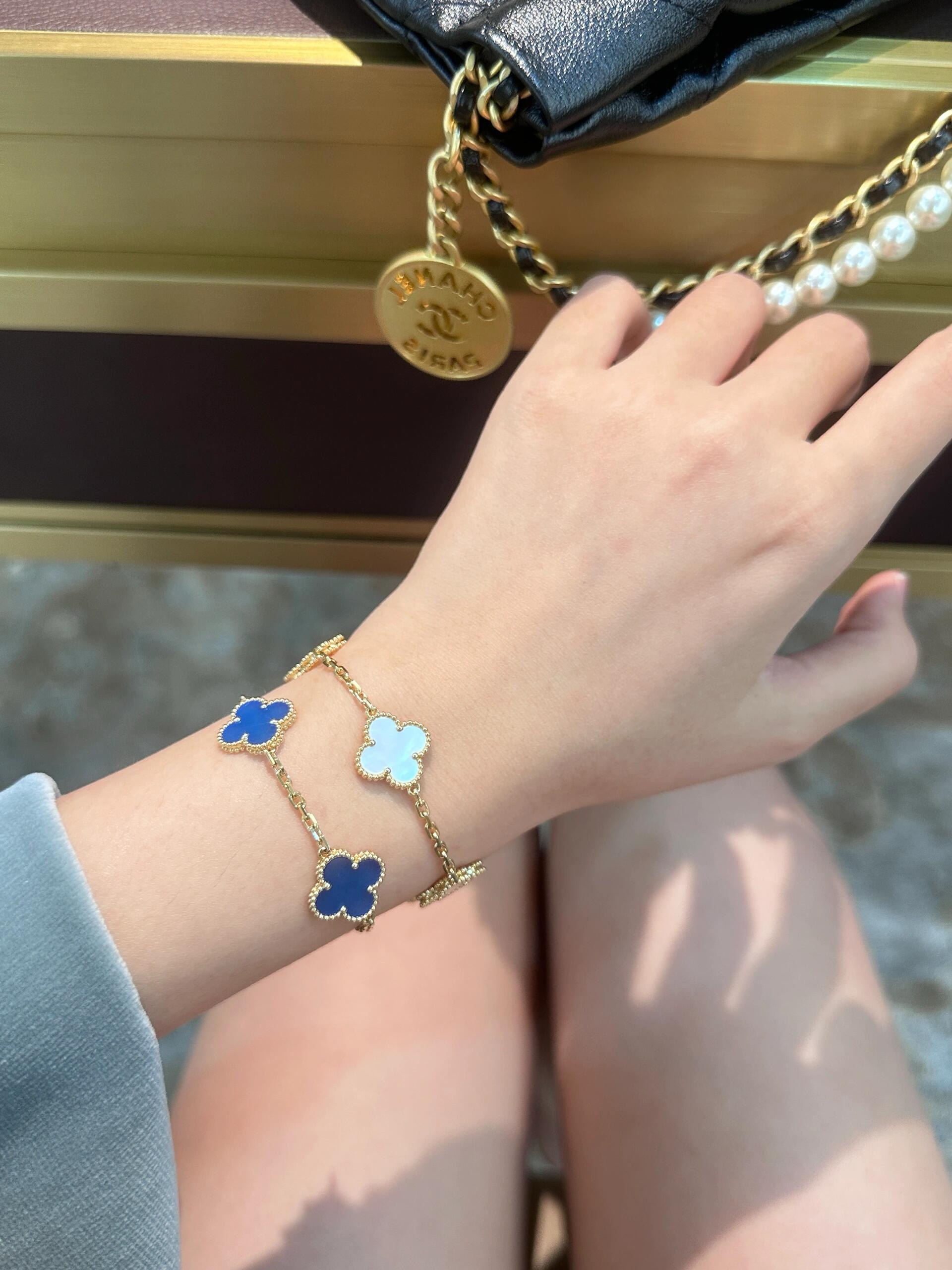 Van Cleef Arpels Alhambra bracelet Yellow gold with blue agate white gold with blue agate rose gold with blue agate 18cm