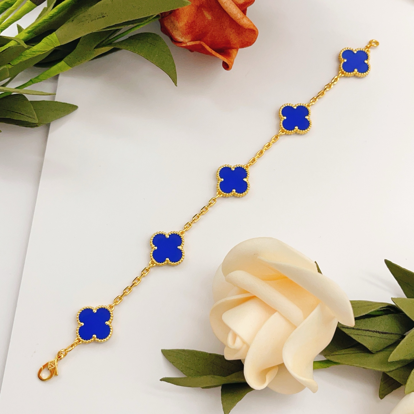 Van Cleef Arpels Alhambra bracelet Yellow gold with blue lapis lazuli clover motifs 18cm