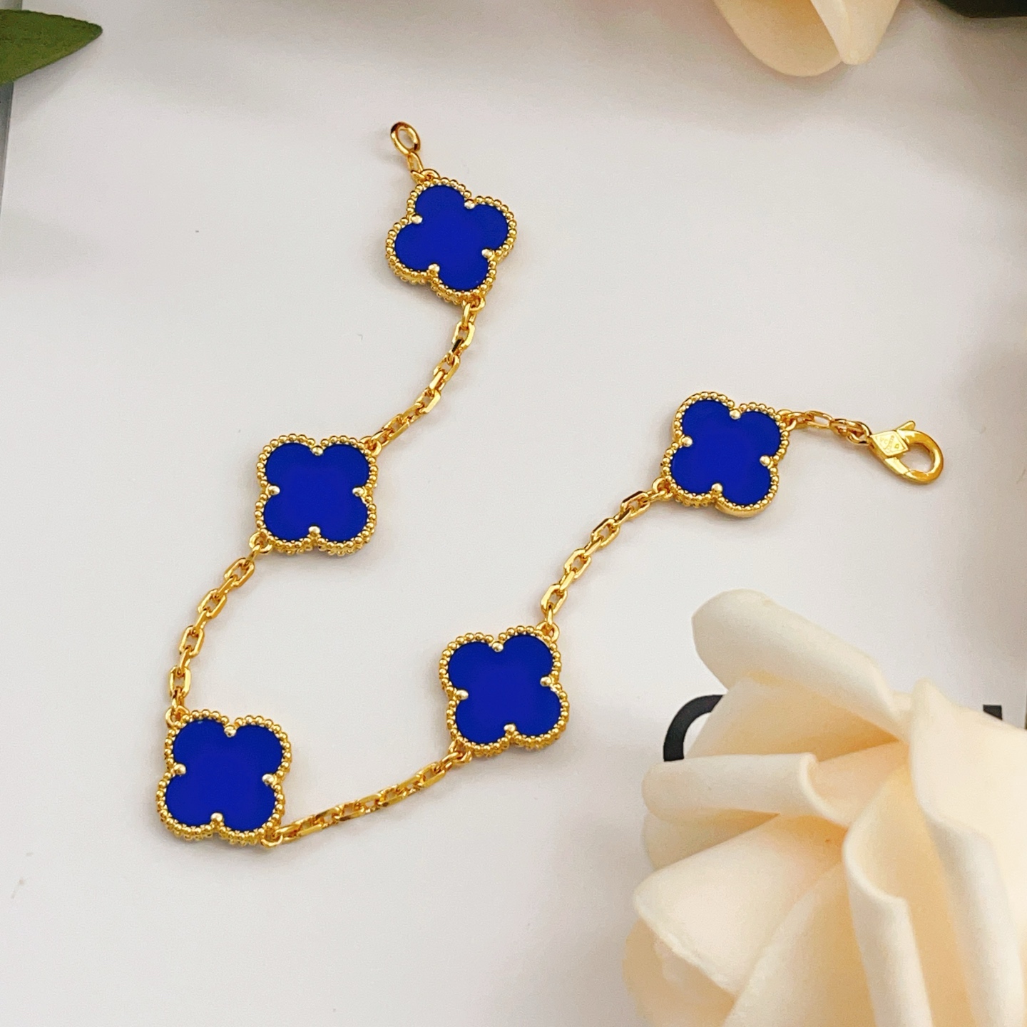 Van Cleef Arpels Alhambra bracelet Yellow gold with blue lapis lazuli clover motifs 18cm