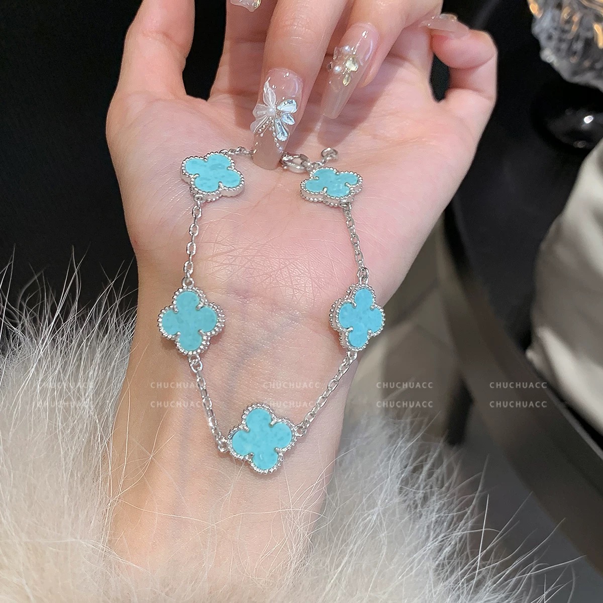 Pulseira Van Cleef Arpels Alhambra Vintage 5 Motifs Ouro amarelo com incrustações de trevo azul turquesa 19 cm