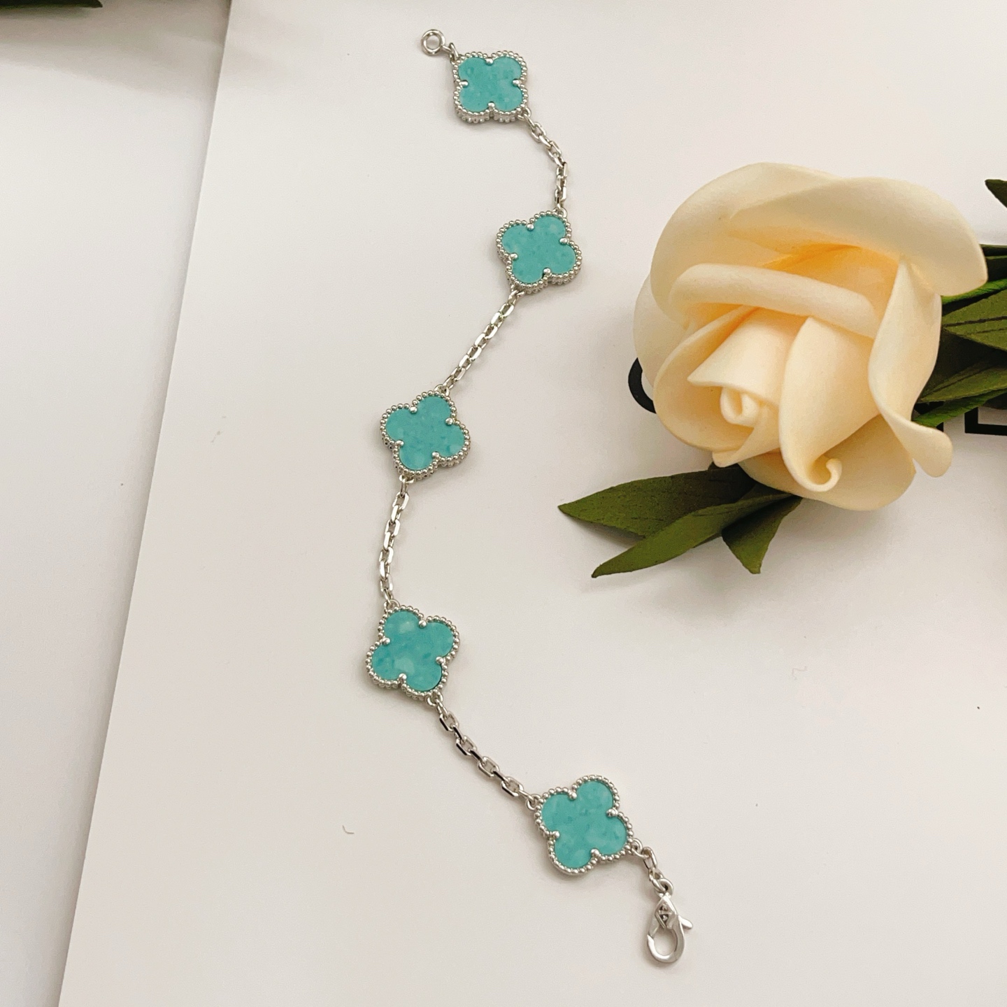 Van Cleef Arpels Alhambra braceracelet white gold with turquoise clover motifs 18cm bracelet