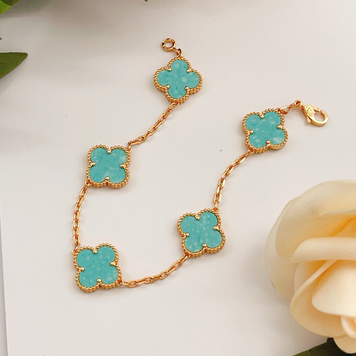 Van Cleef Arpels Alhambra bracelet Yellow gold with turquoise clover motifs 19cm