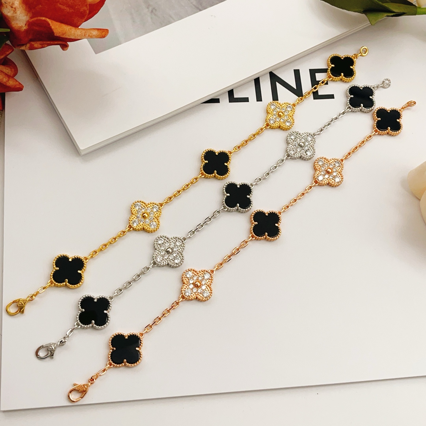 Bracciale Van Cleef Arpels Alhambra Metallo oro rosa con onice nero e accenti di diamanti trasparenti 18 cm