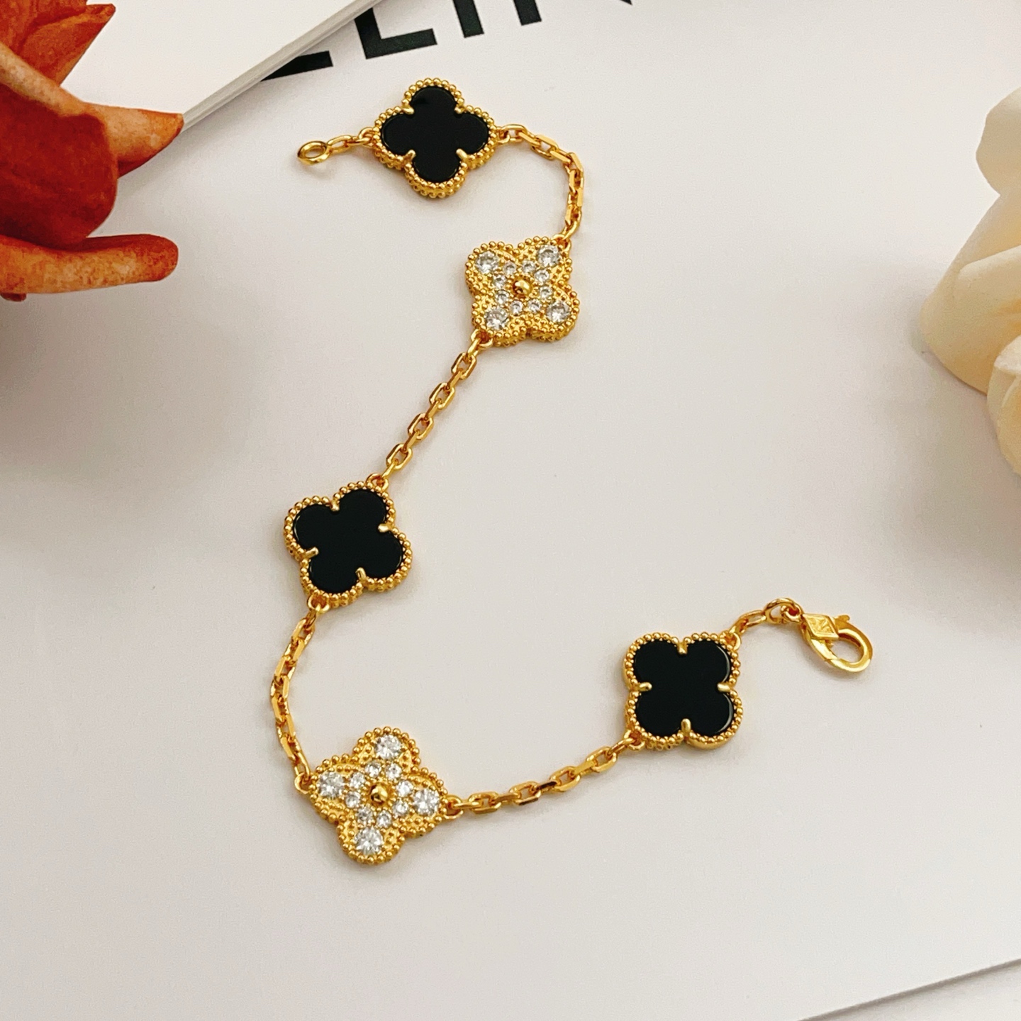 Bracciale Van Cleef Arpels Vintage Alhambra Oro giallo con onice nero e accenti di diamanti trasparenti 18 cm