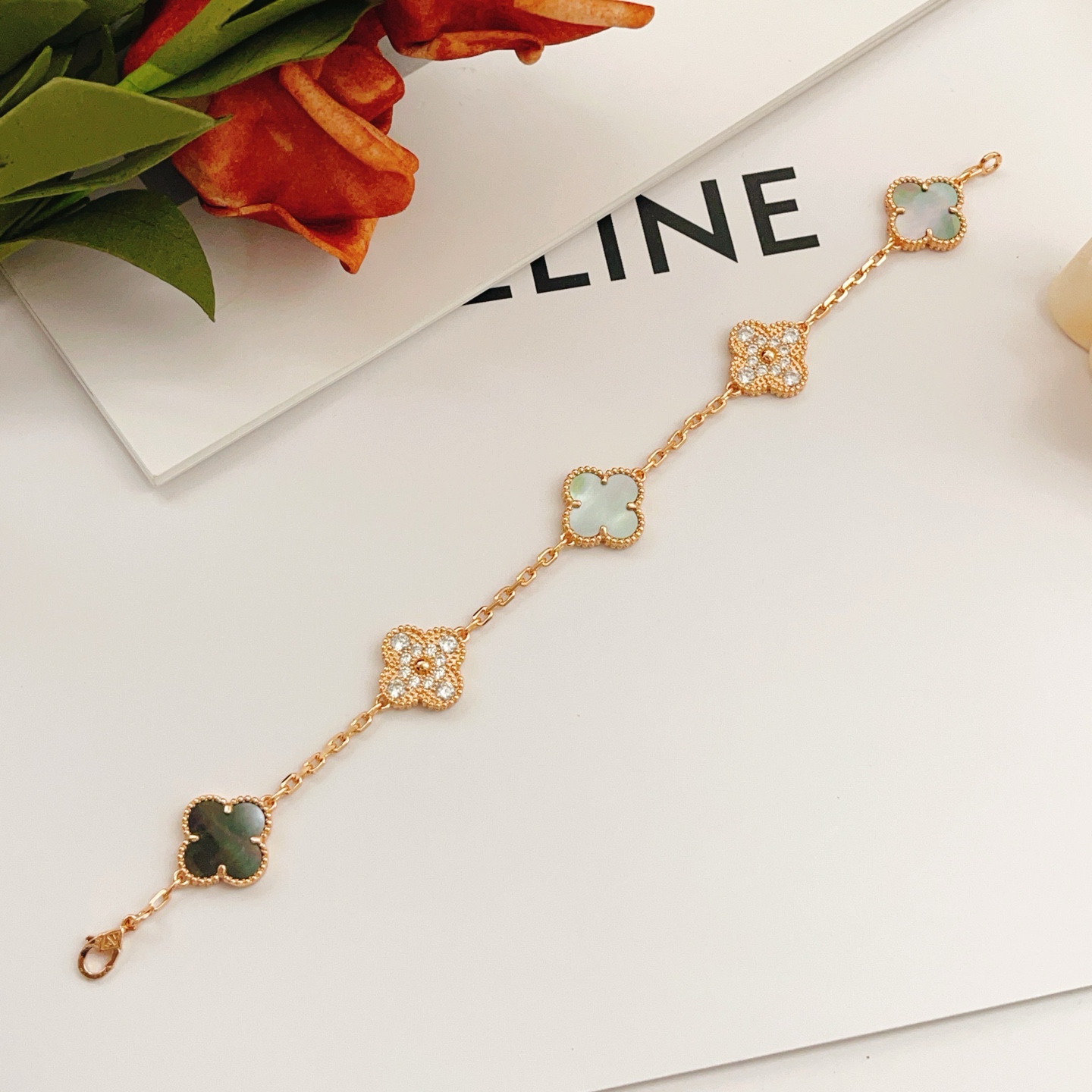 Bracciale Van Cleef Arpels Vintage Alhambra Oro rosa con accenti di madreperla grigia e diamanti 18 cm