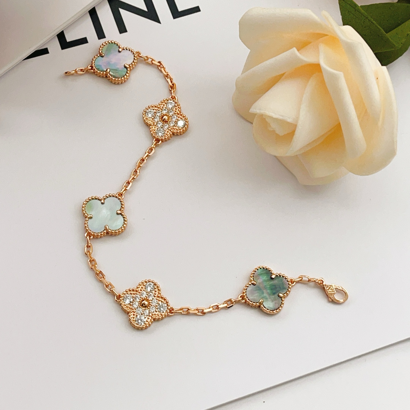 Bracciale Van Cleef Arpels Vintage Alhambra Oro rosa con accenti di madreperla grigia e diamanti 18 cm