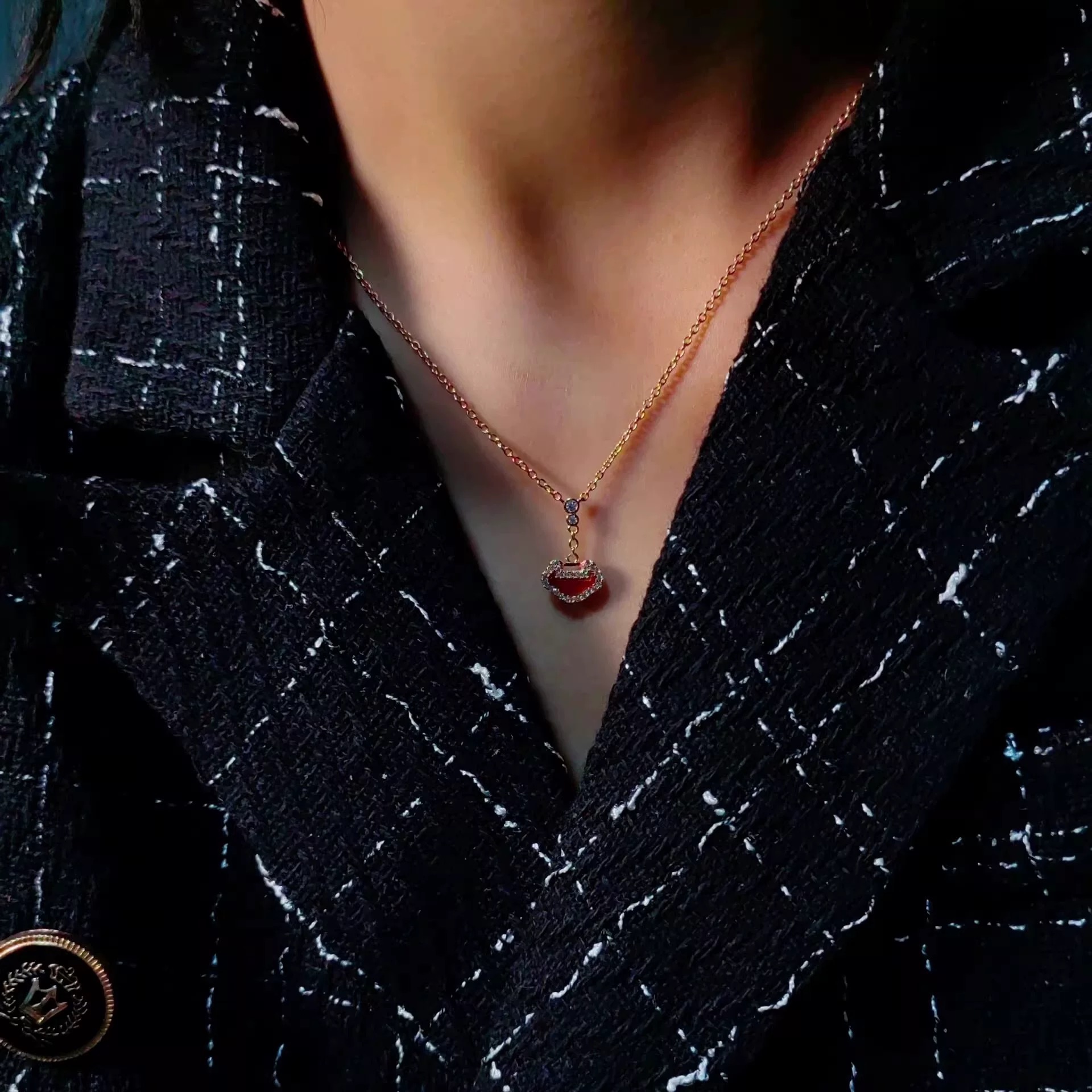Qeelin Yu Yi necklace 18K rose gold red agate diamond 42cm