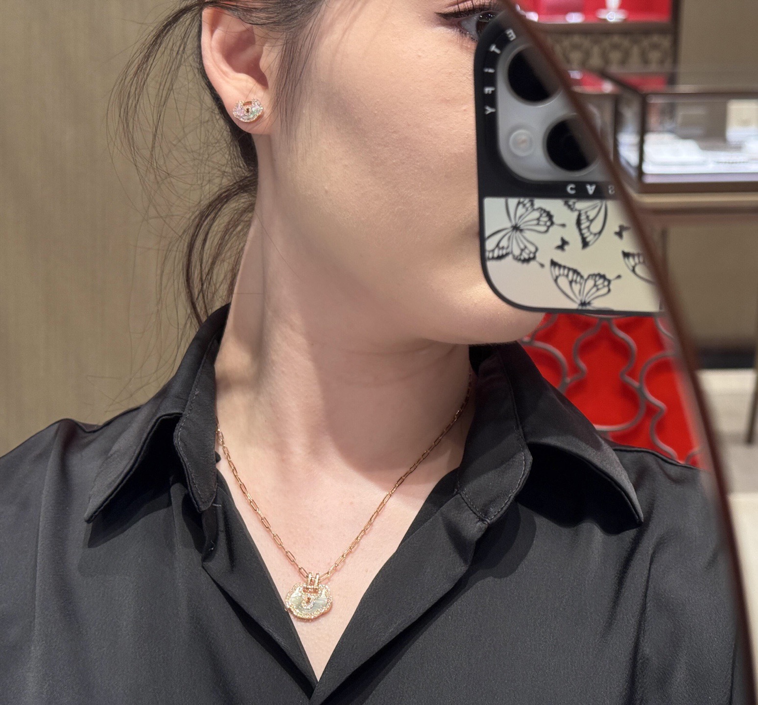 Qeelin Yu Yi necklace 18k rose gold mother-of-pearl diamond 42cm