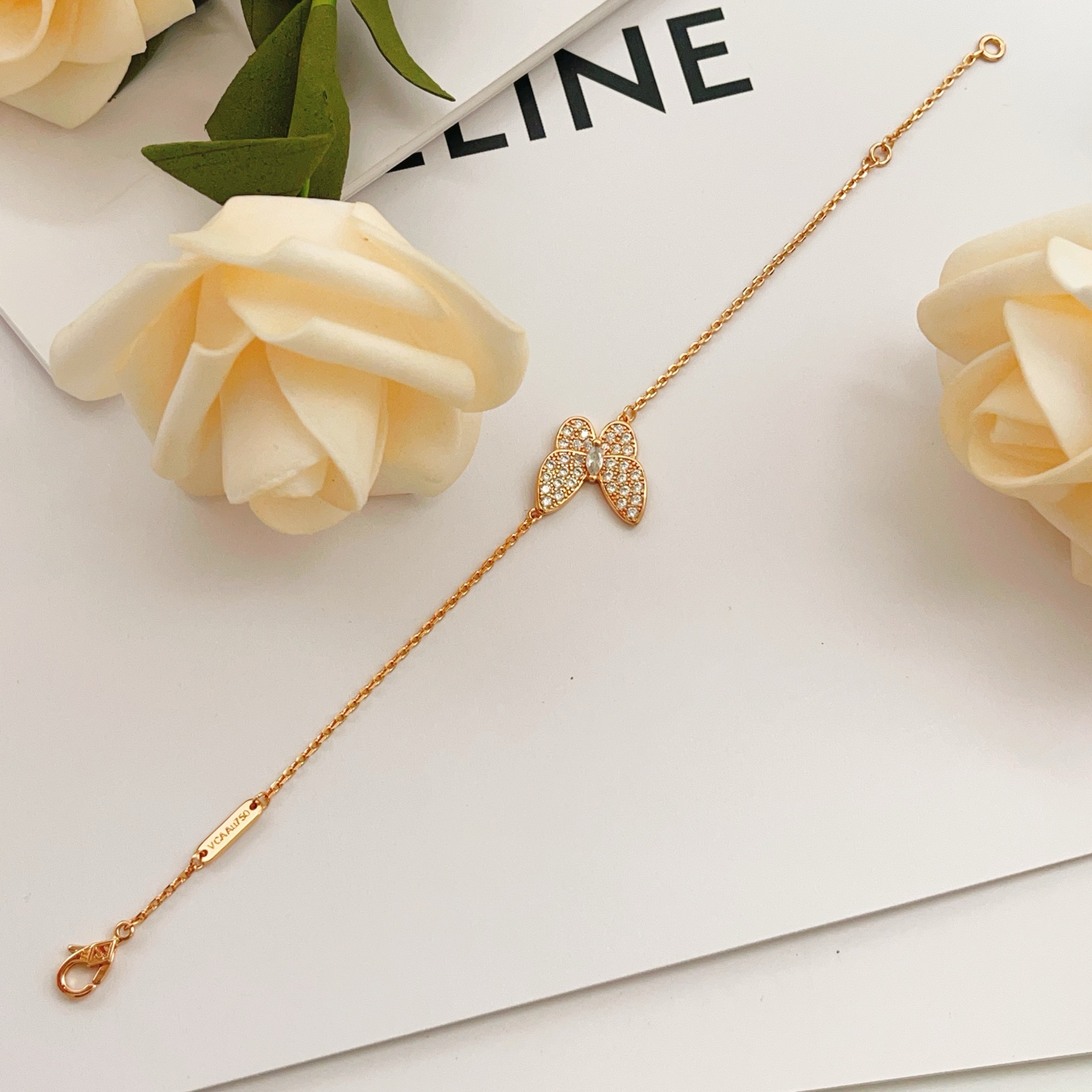 Van Cleef Arpels Two Butterfly bracelet yellow gold with clear diamonds 17cm