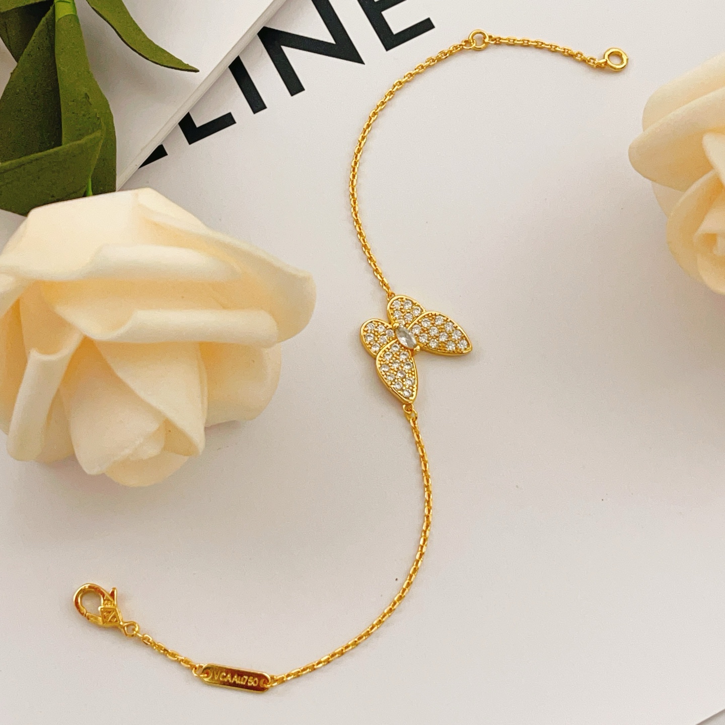 Van Cleef Arpels Two Butterfly bracelet yellow gold with clear diamonds 17cm